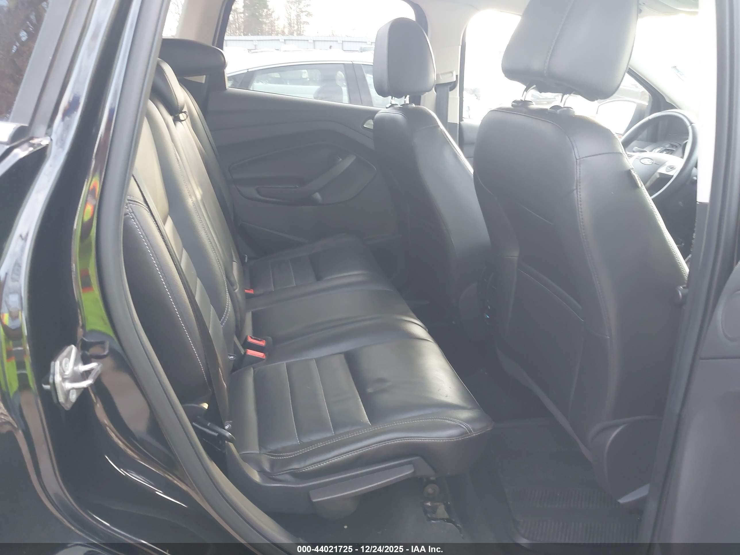 FORD ESCAPE image 8