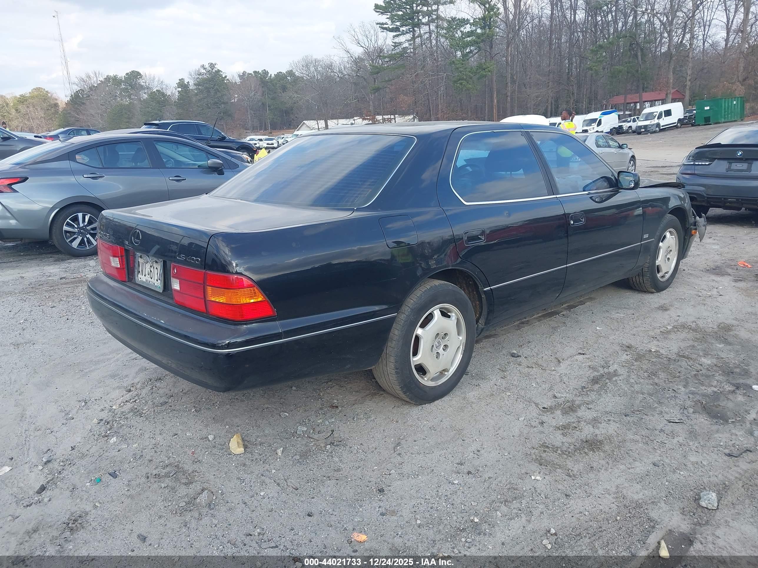 LEXUS LS image 4