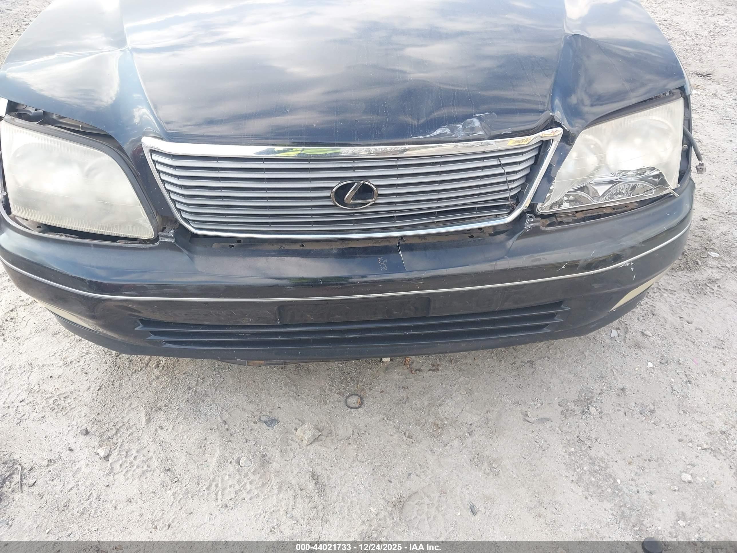 LEXUS LS image 6