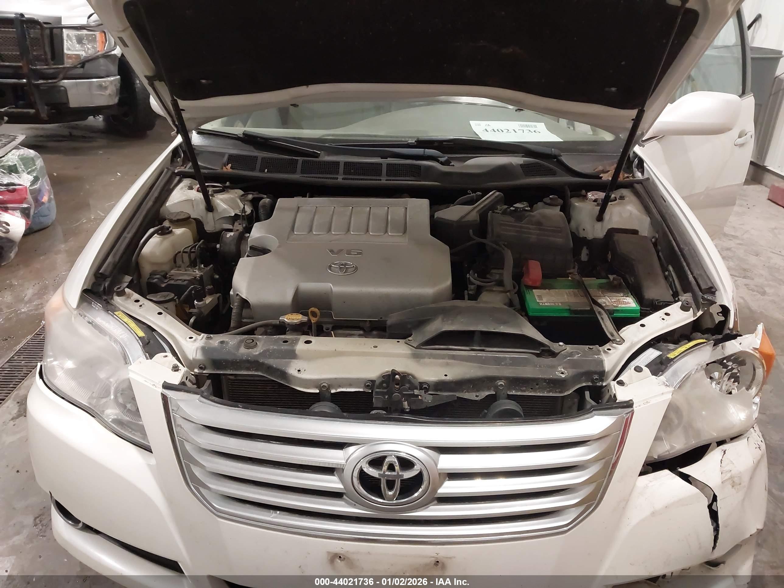 TOYOTA AVALON image 10