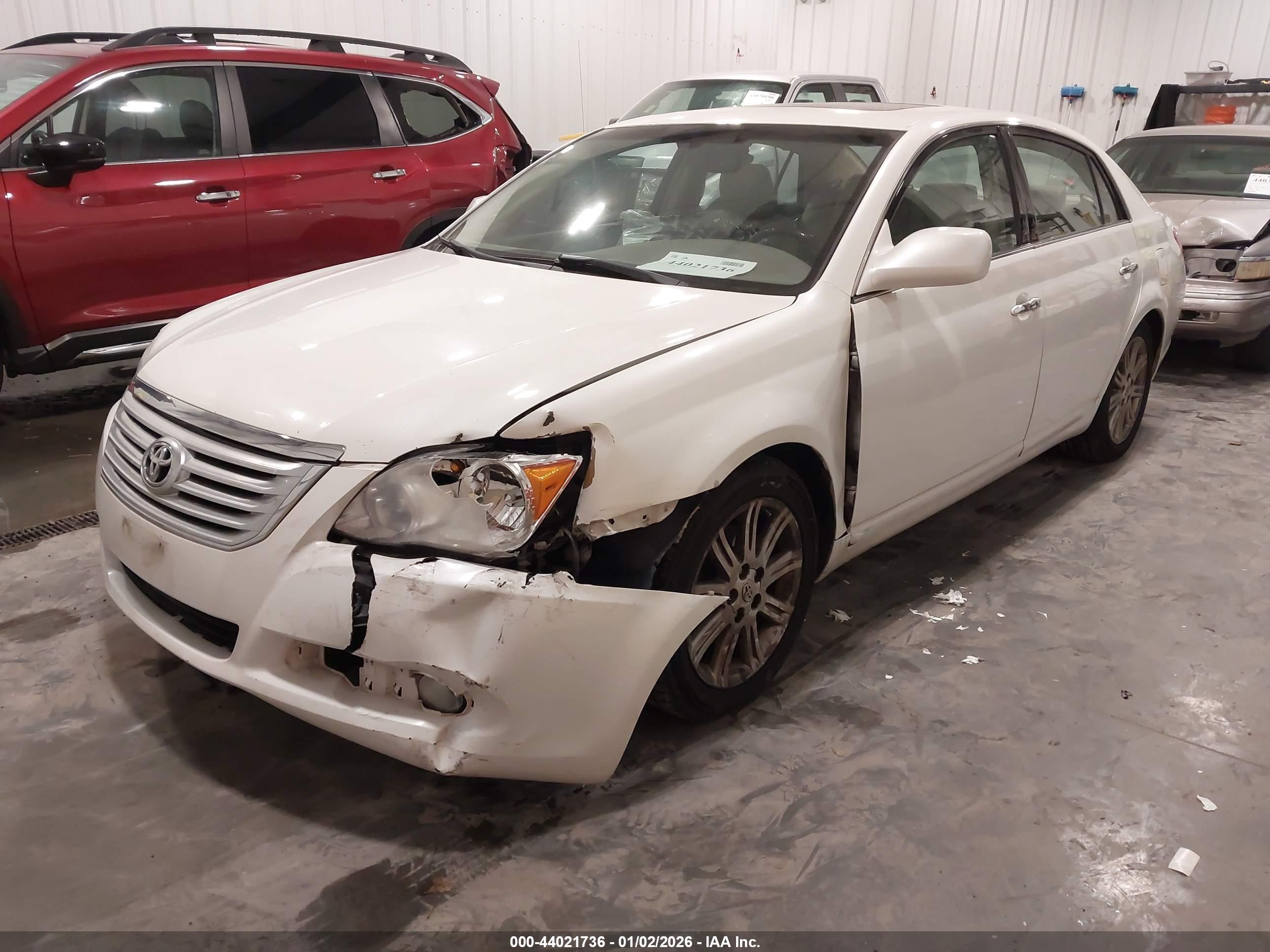 TOYOTA AVALON image 6