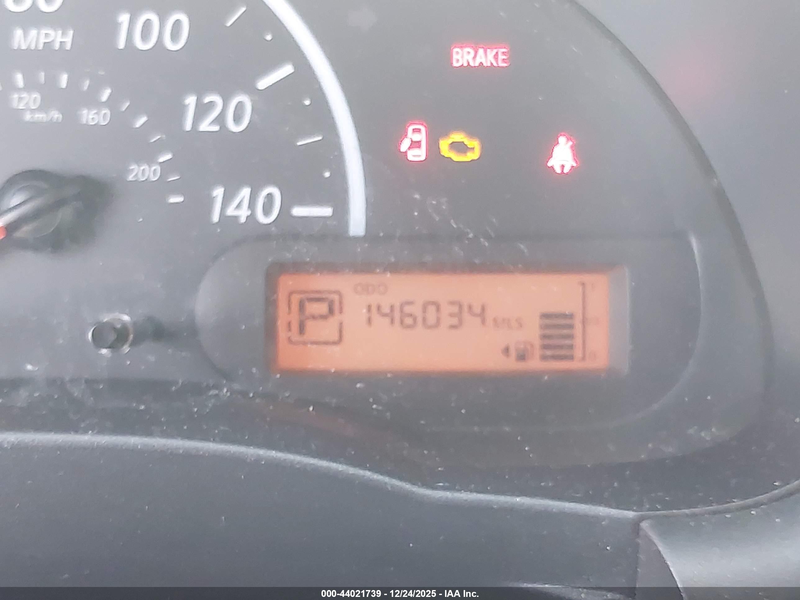 NISSAN VERSA image 7