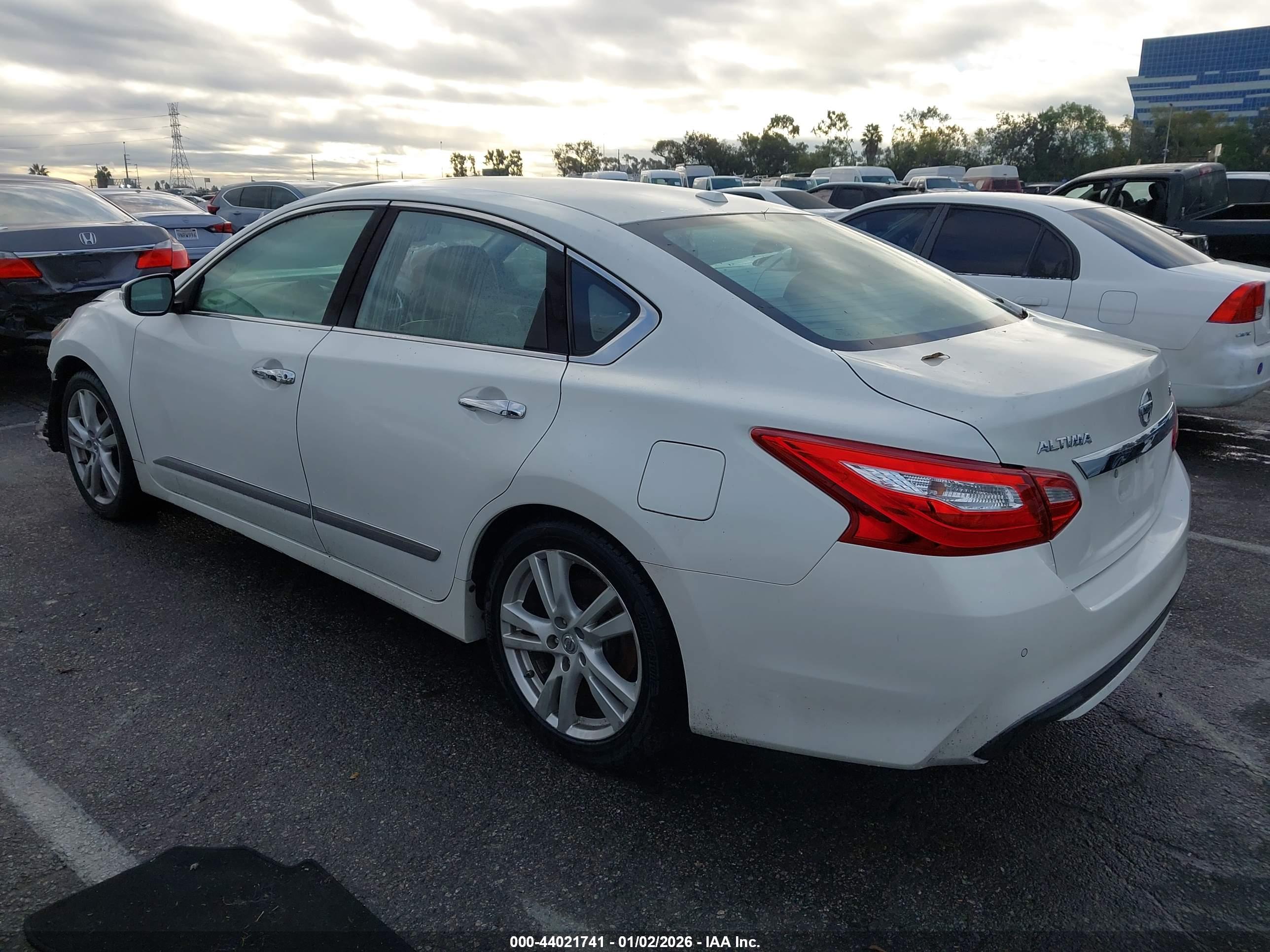 NISSAN ALTIMA image 3