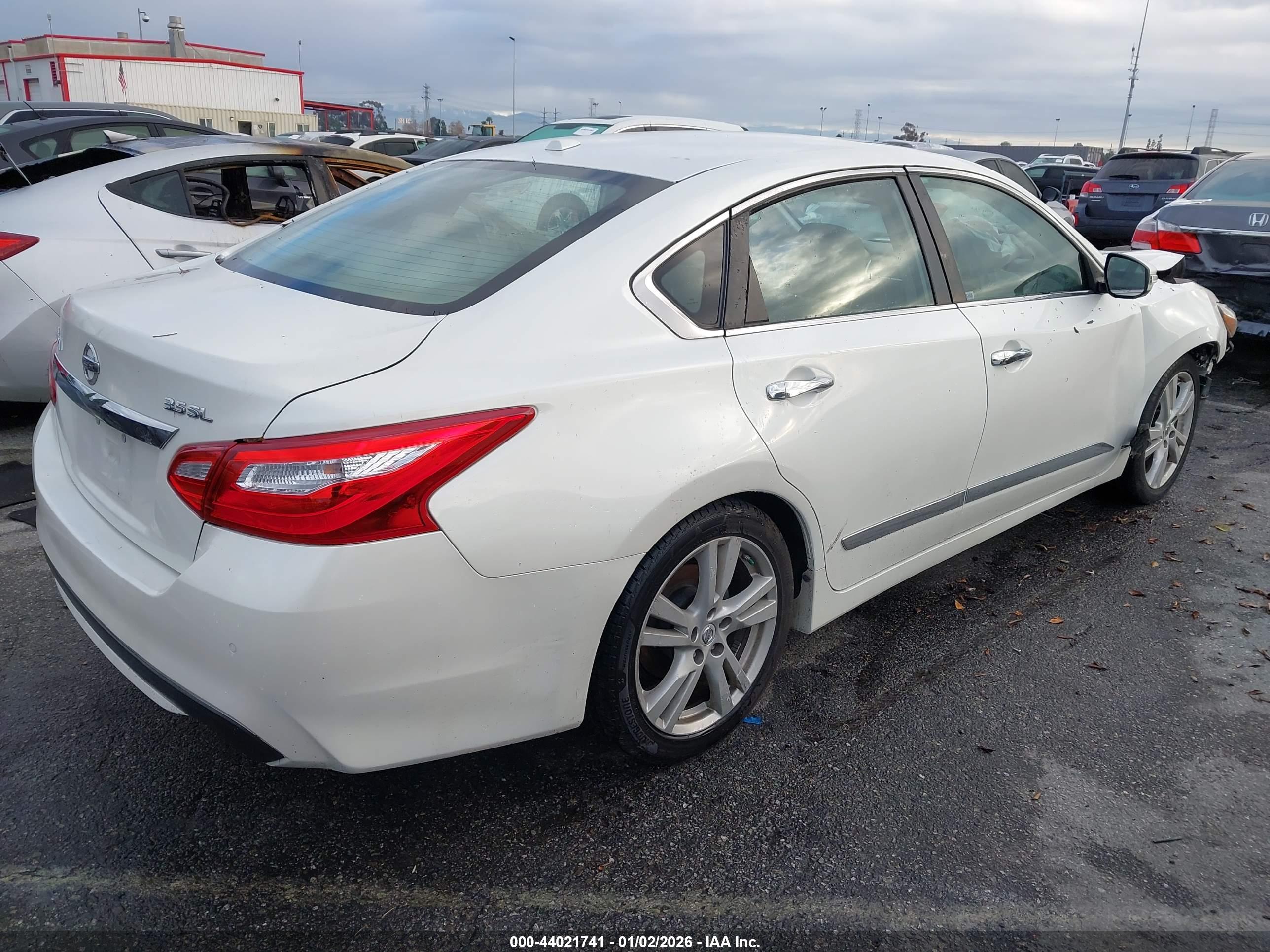 NISSAN ALTIMA image 4