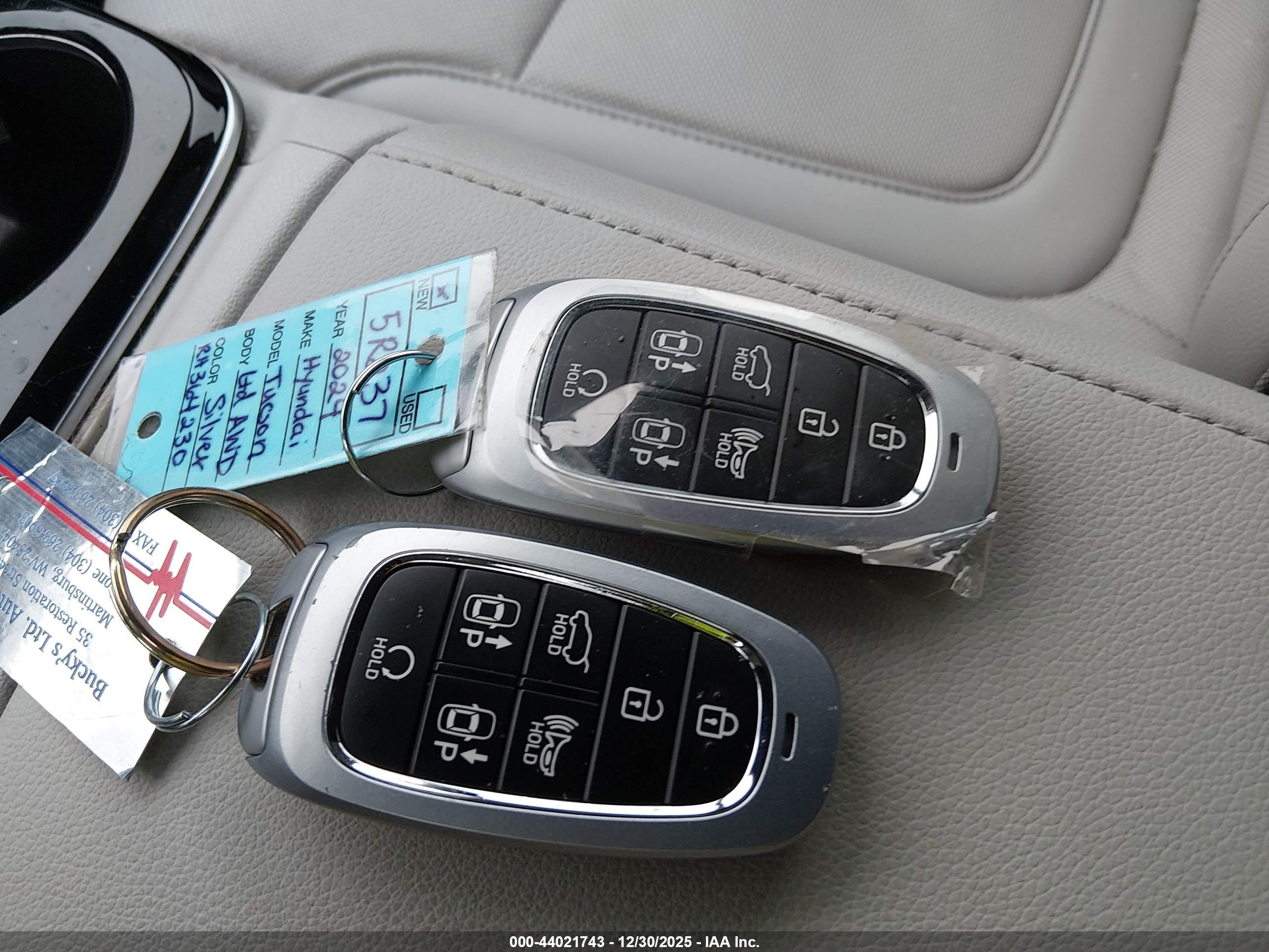 HYUNDAI TUCSON image 11