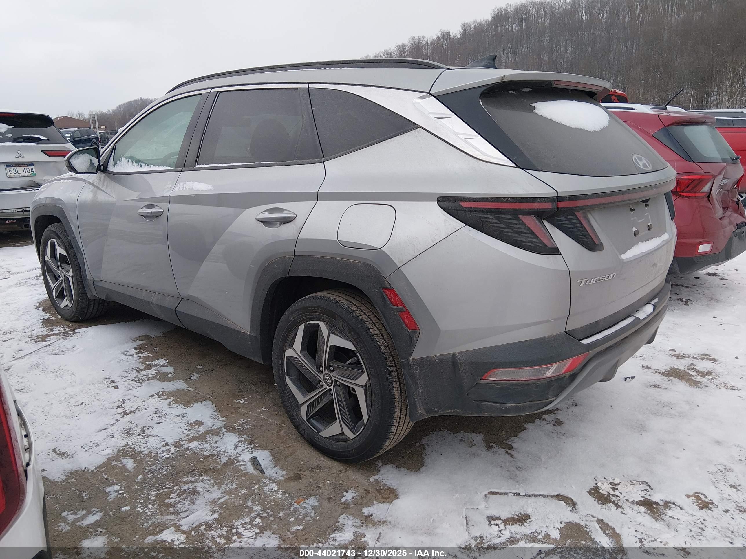 HYUNDAI TUCSON image 3