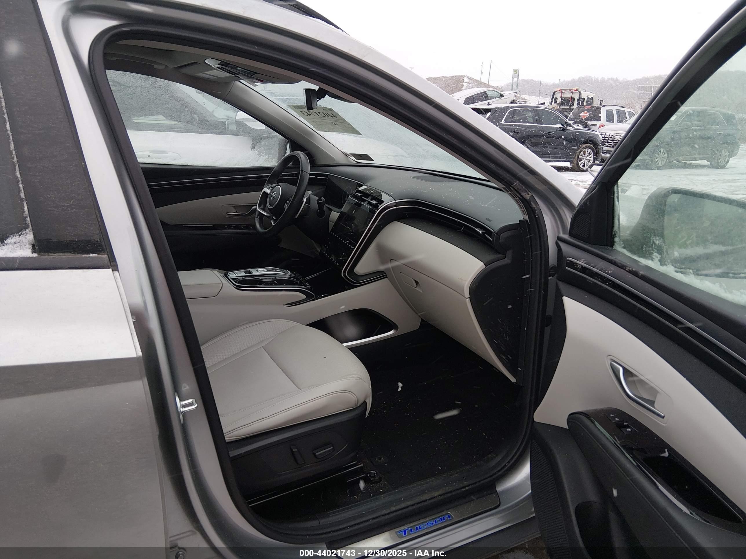 HYUNDAI TUCSON image 5