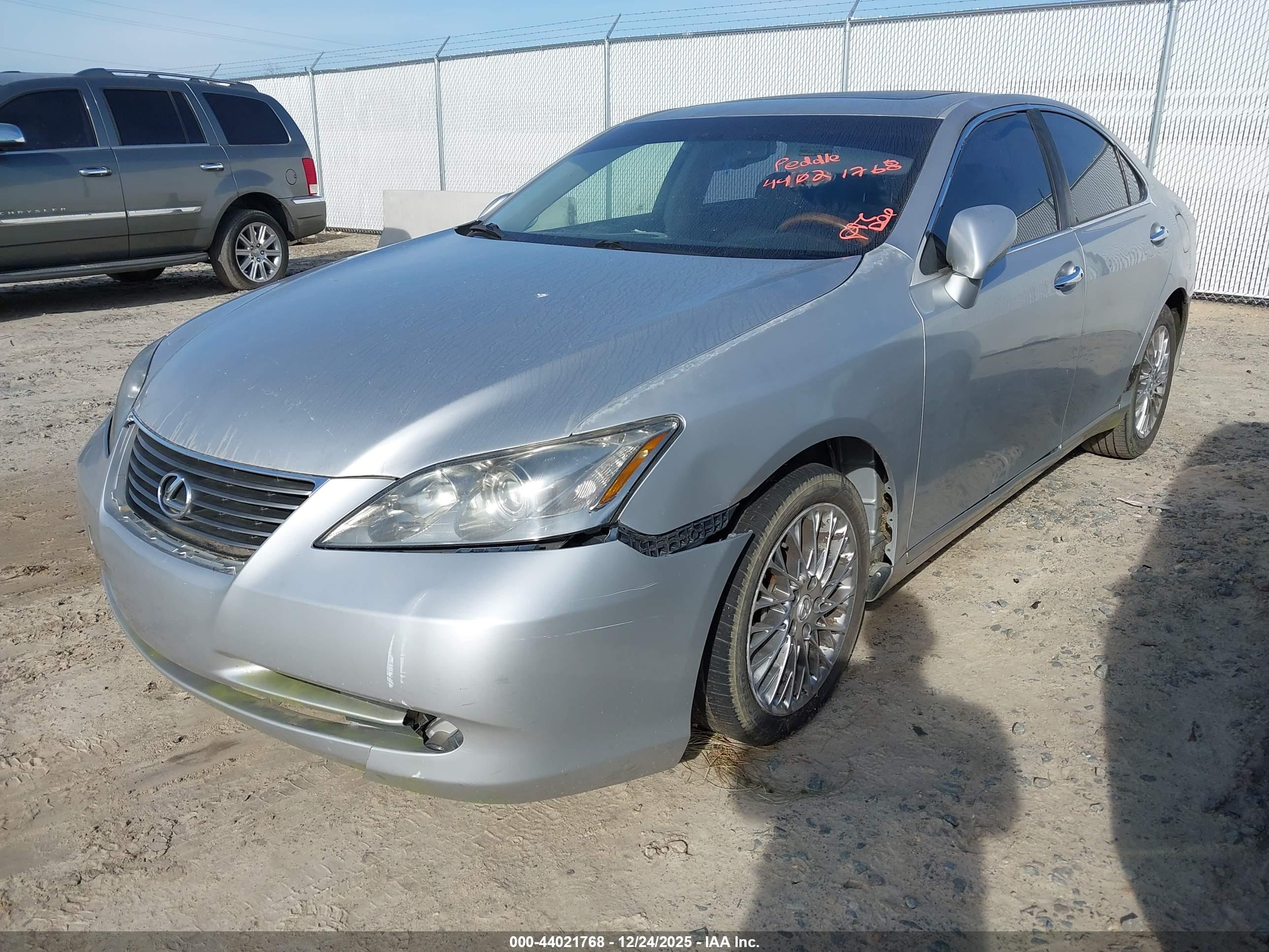 LEXUS ES image 2