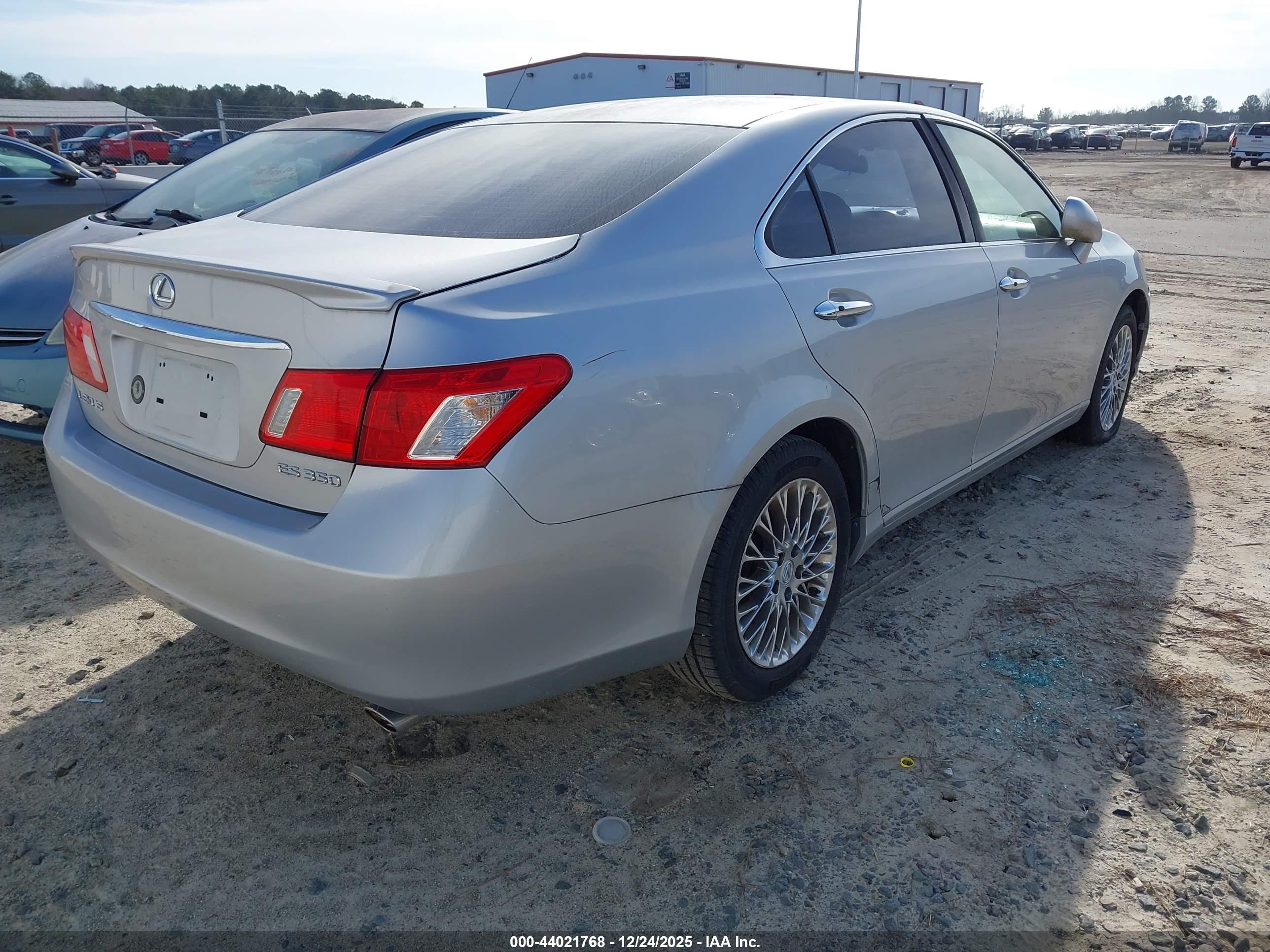 LEXUS ES image 4