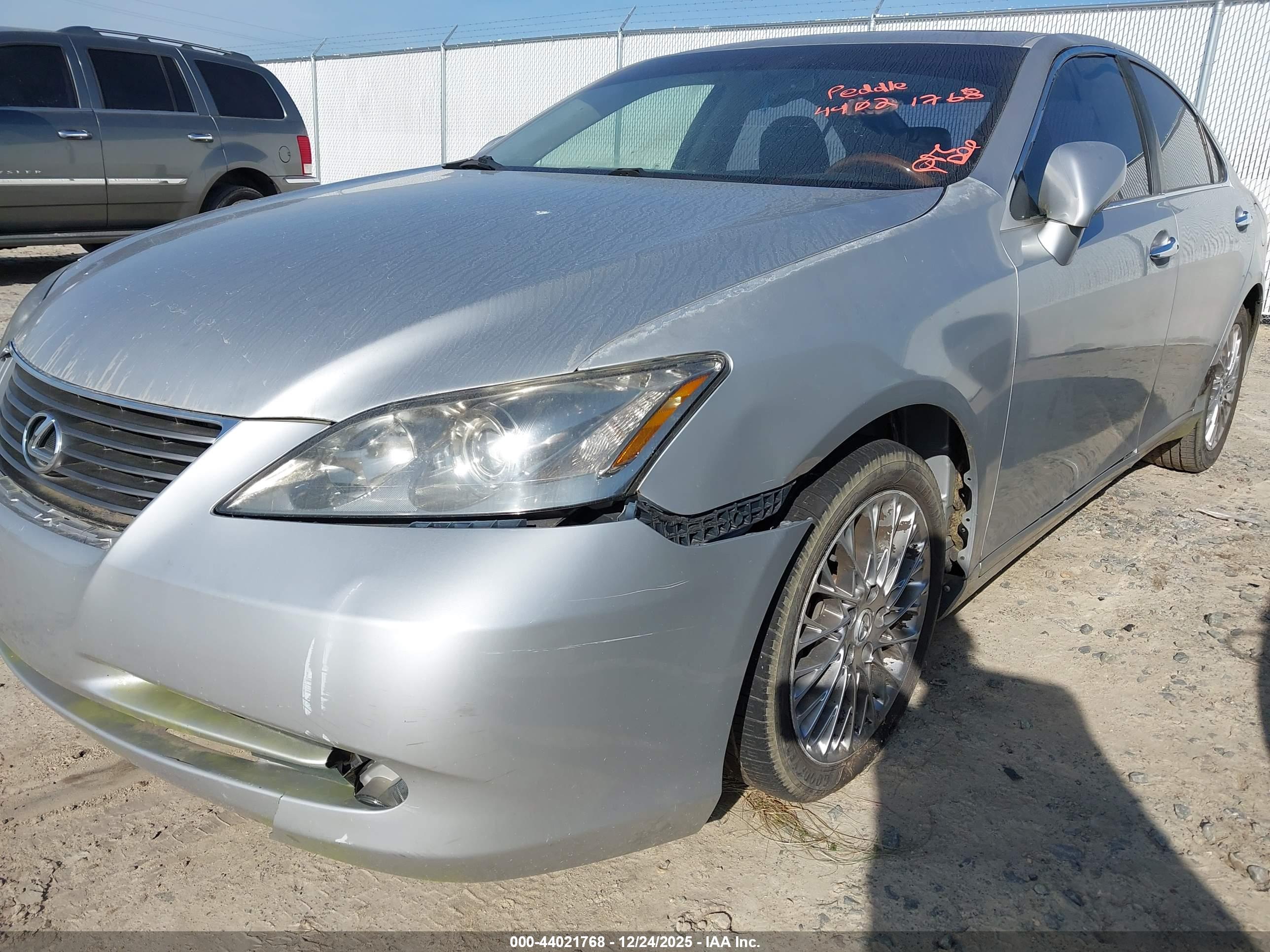 LEXUS ES image 6