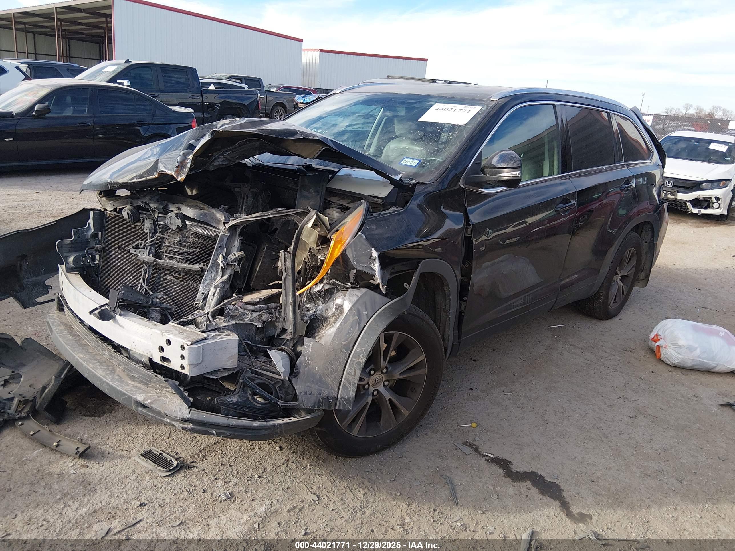 TOYOTA HIGHLANDER image 2