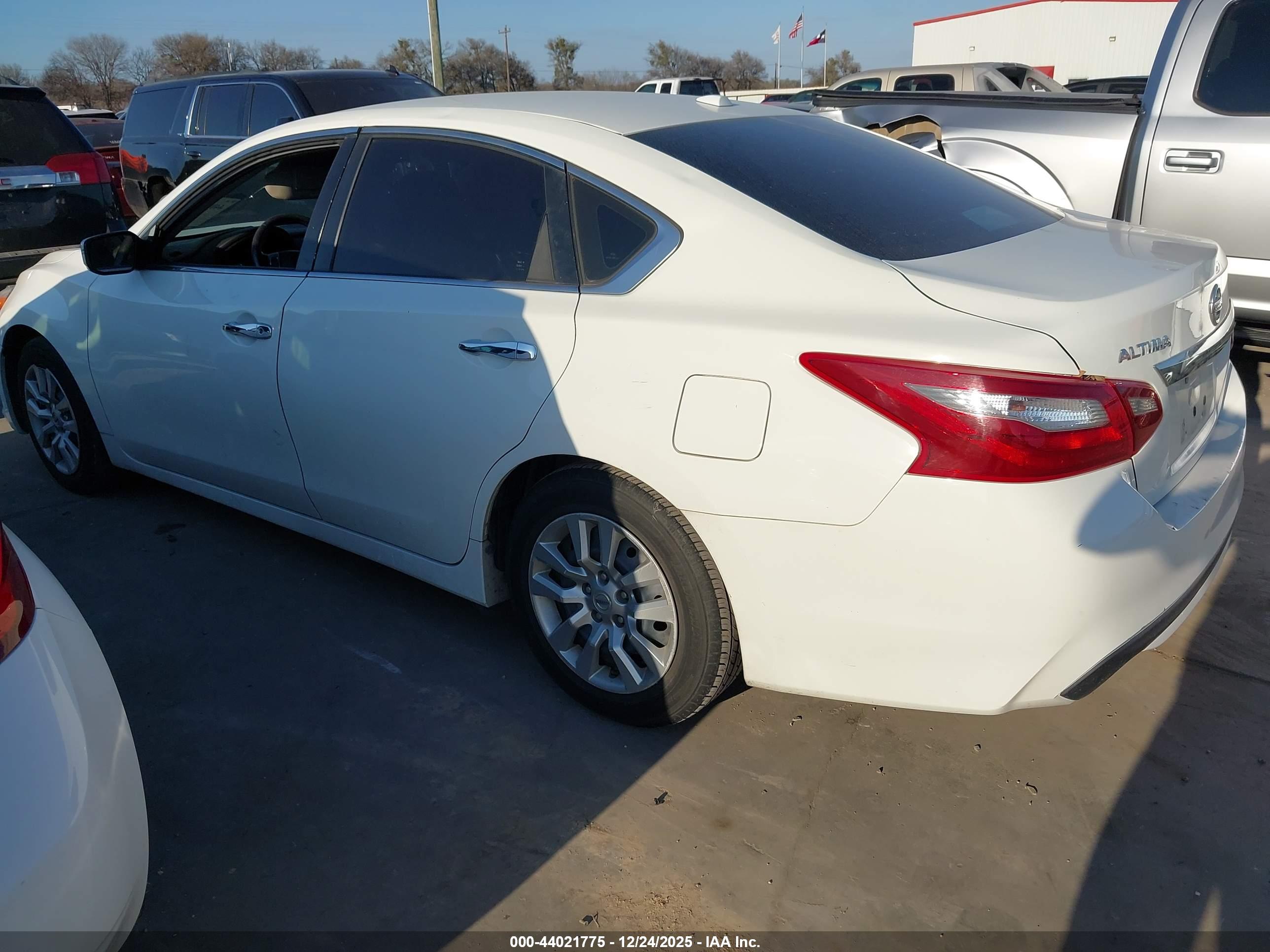 NISSAN ALTIMA image 3