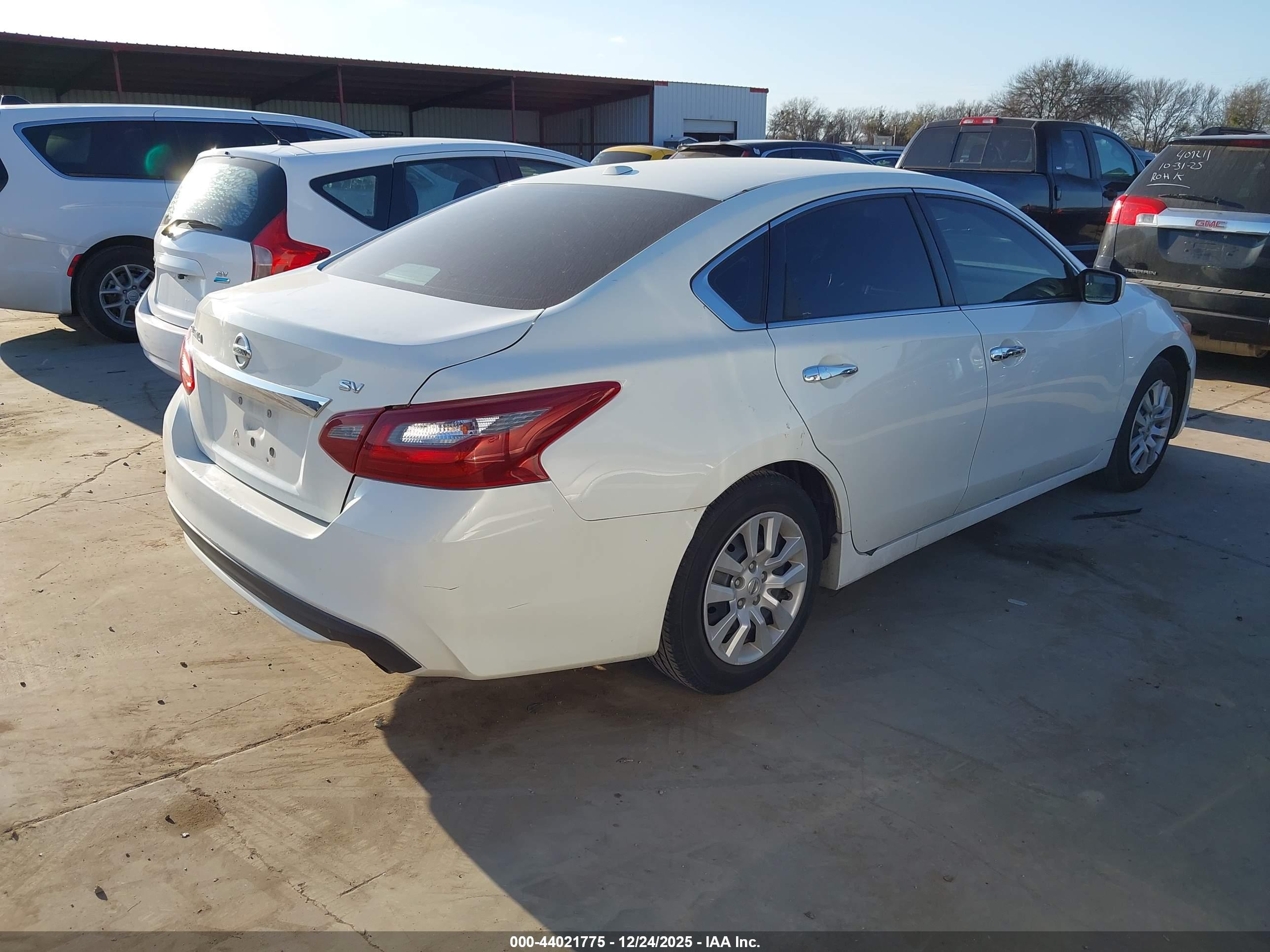 NISSAN ALTIMA image 4