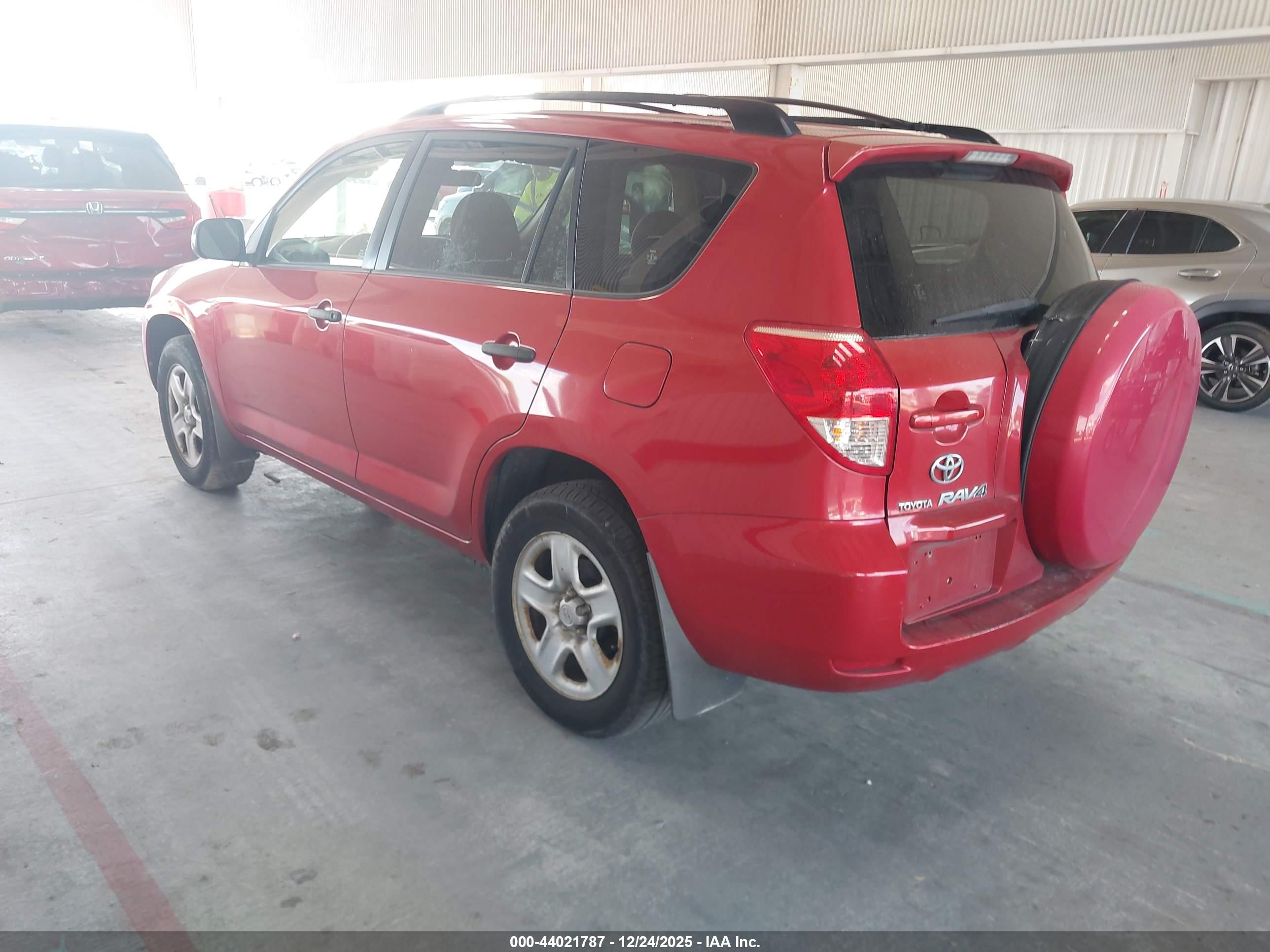 TOYOTA RAV4 image 3