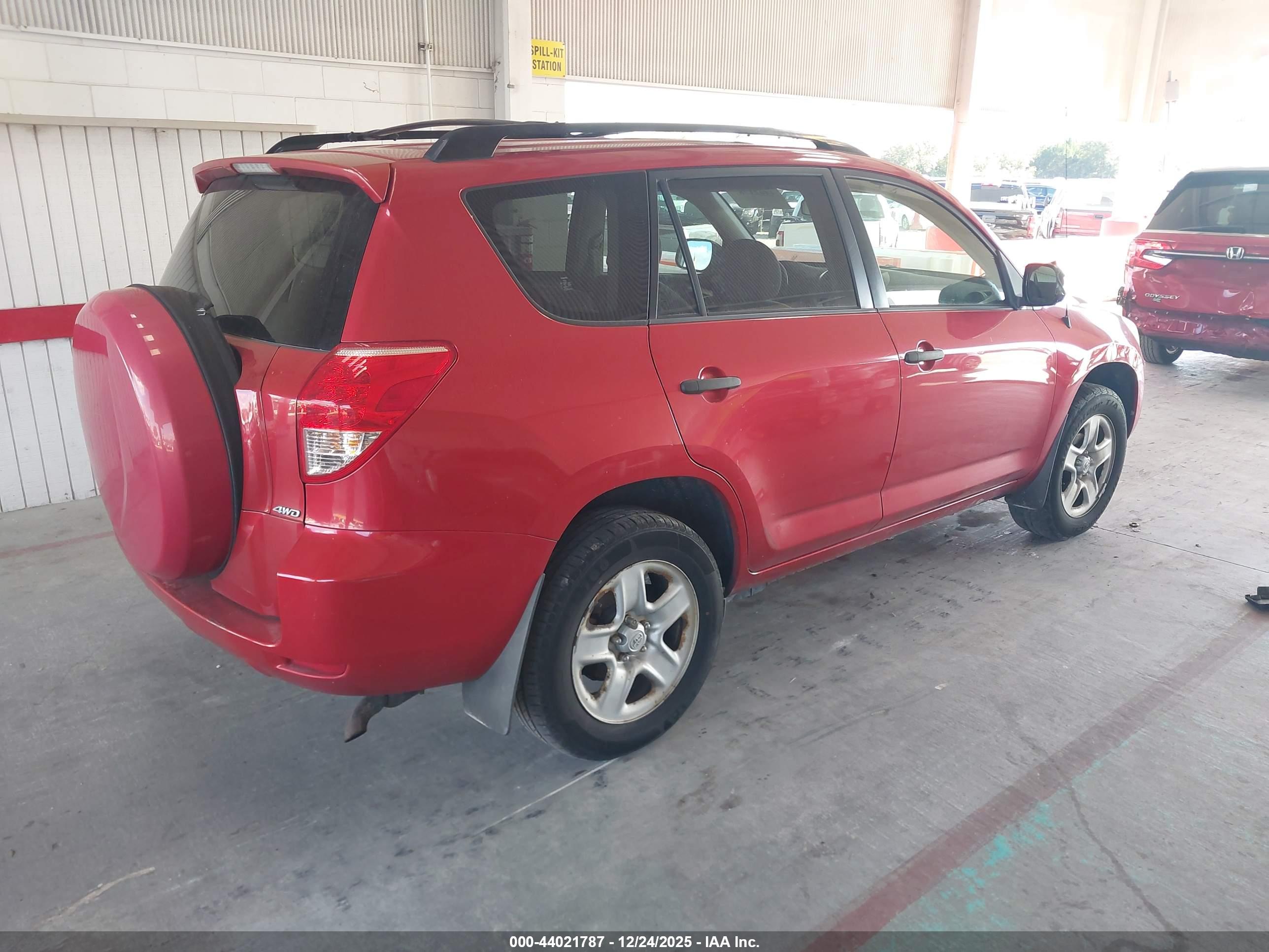 TOYOTA RAV4 image 4