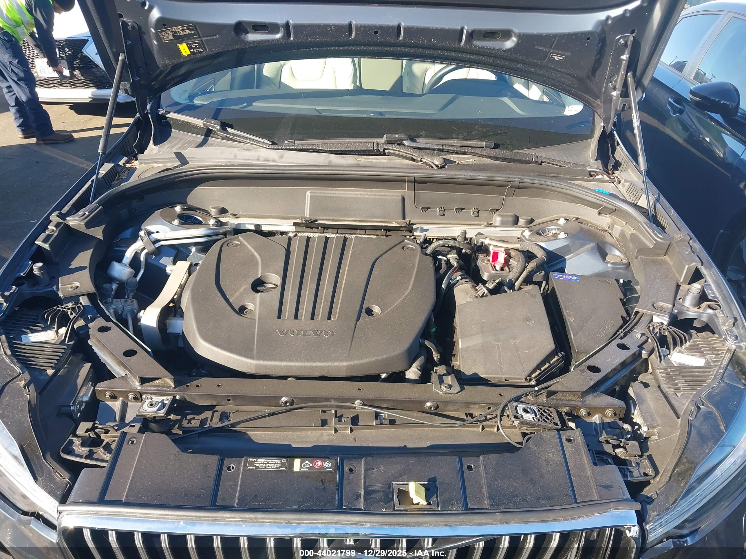 VOLVO XC60 image 10