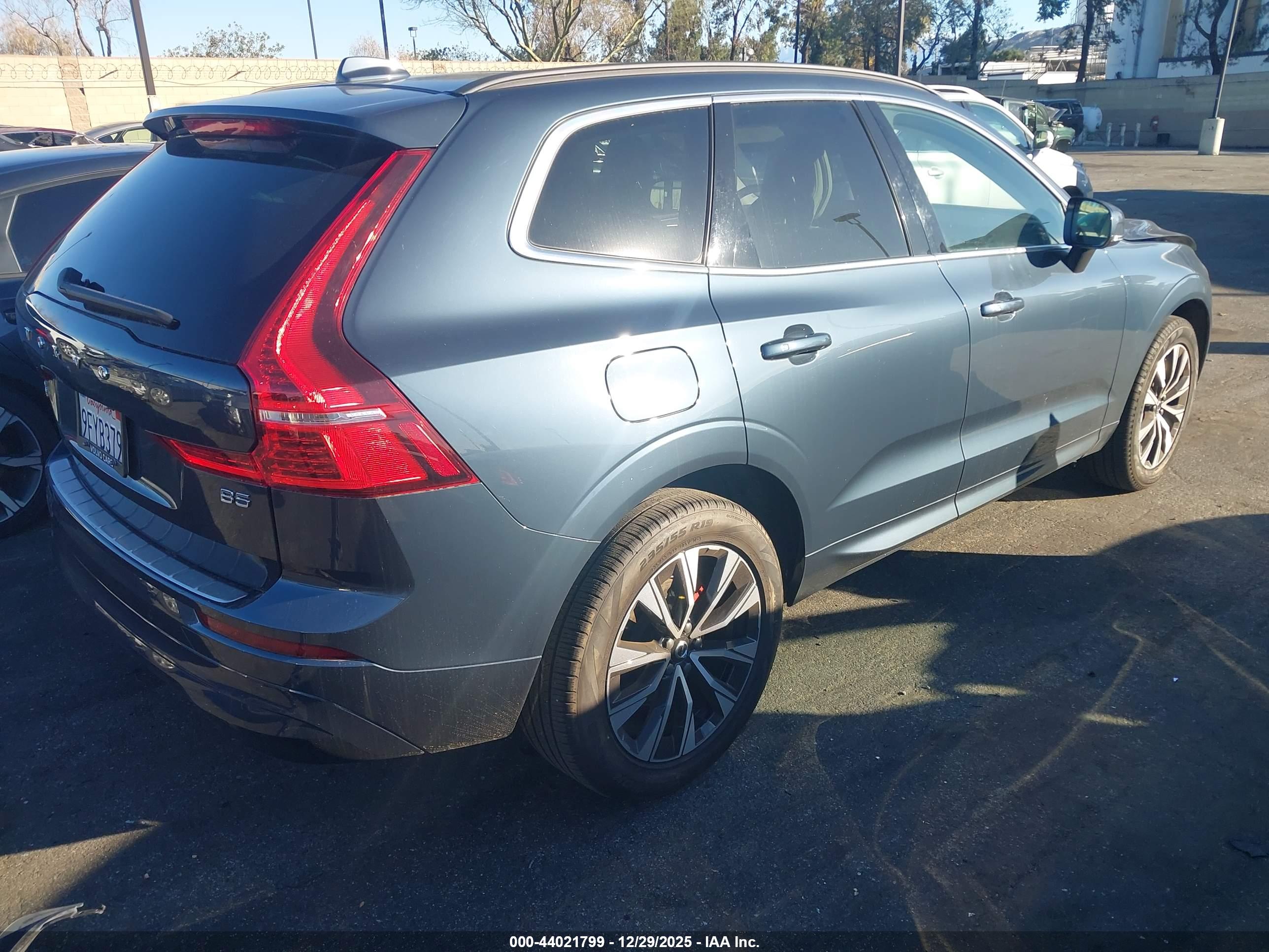 VOLVO XC60 image 4