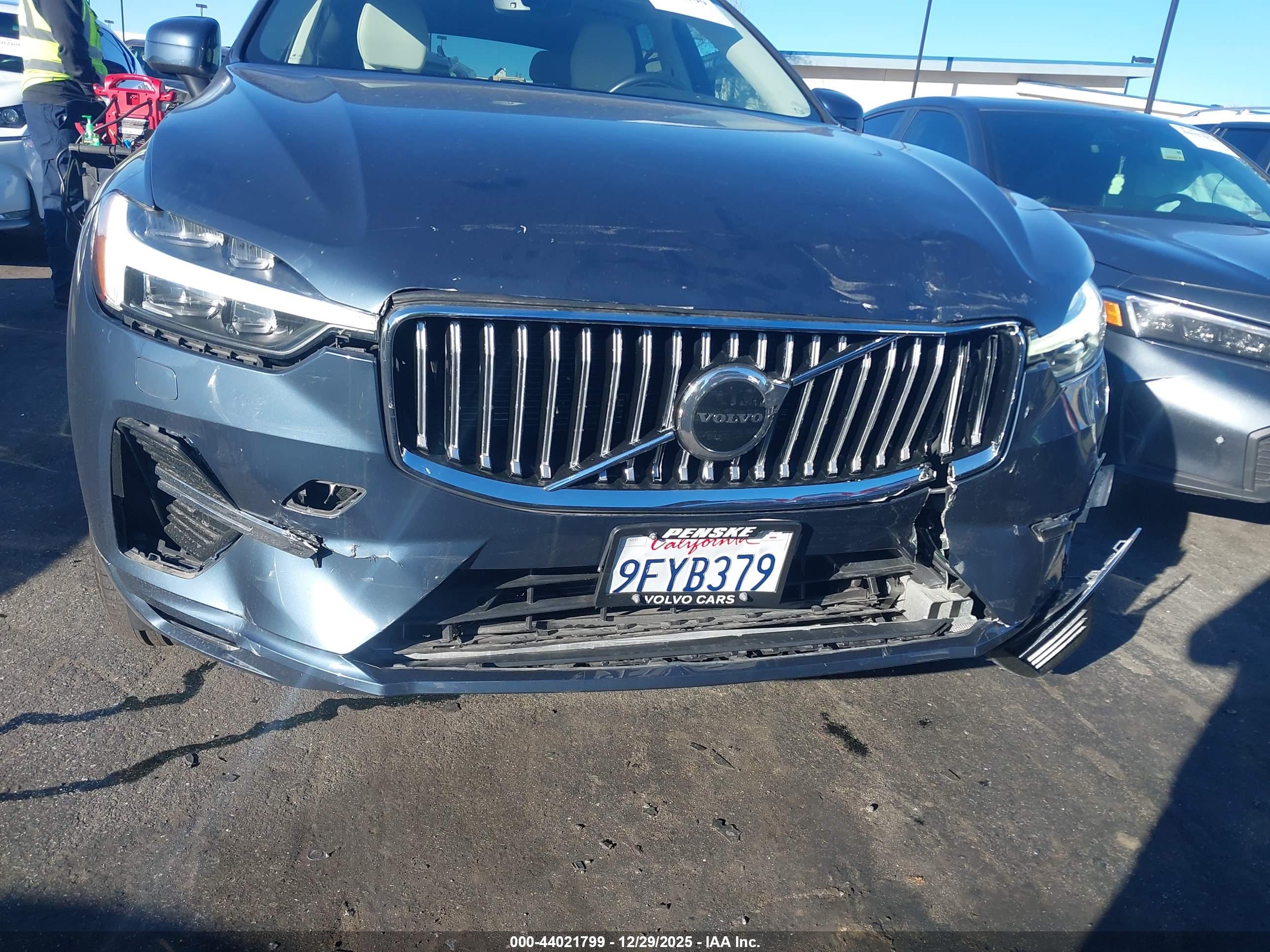 VOLVO XC60 image 6