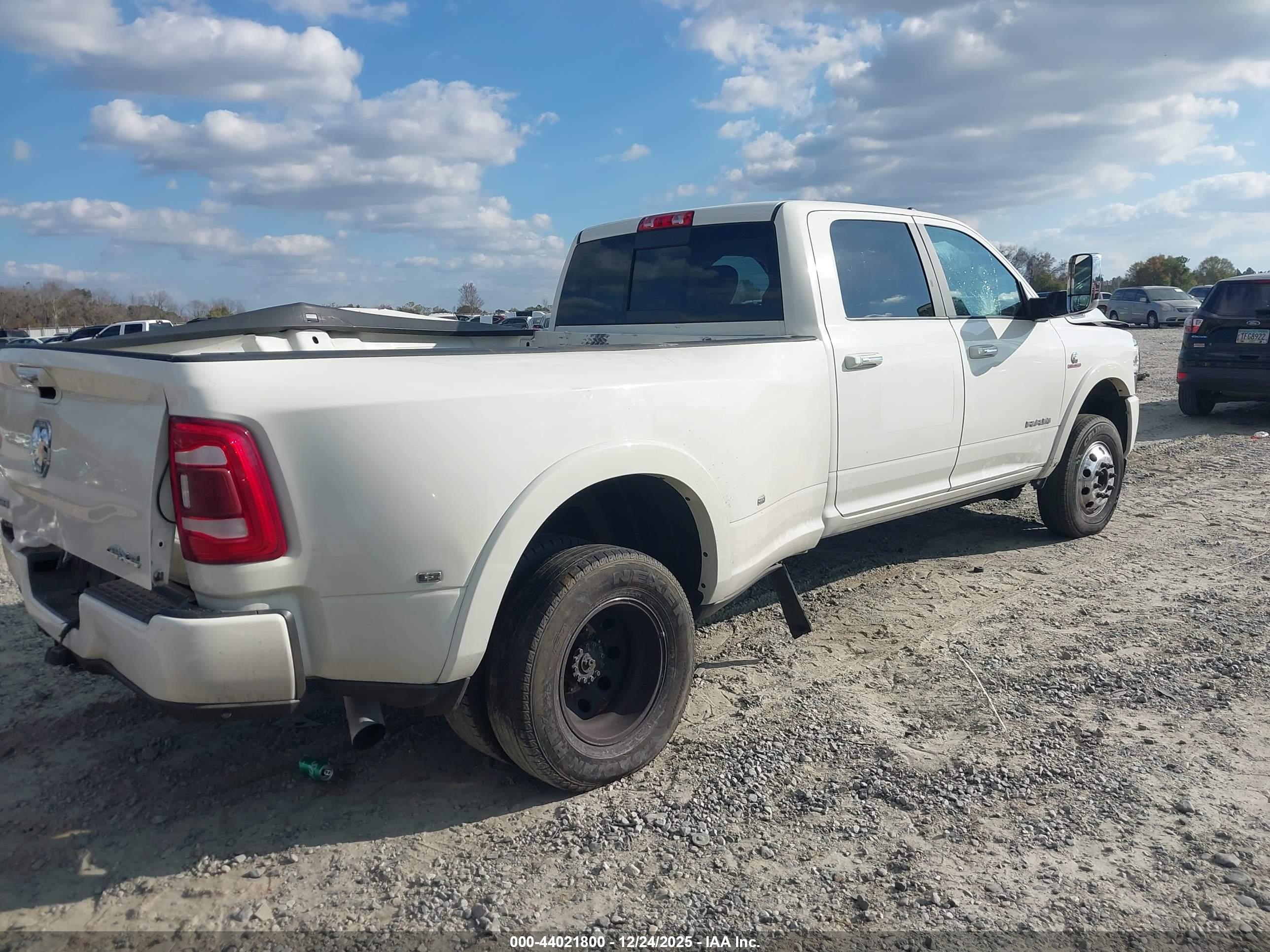RAM 3500 image 4