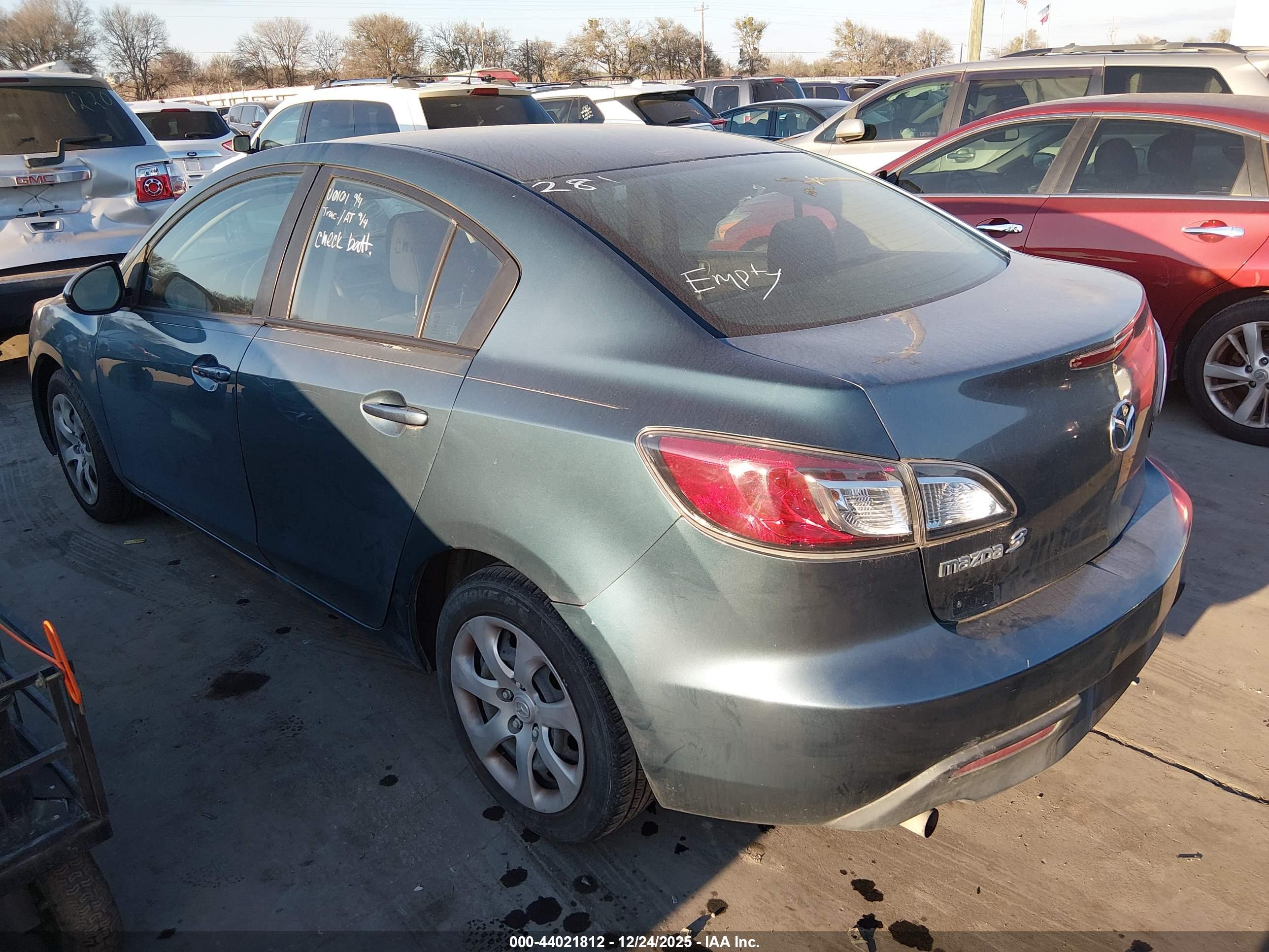 MAZDA MAZDA3 image 3