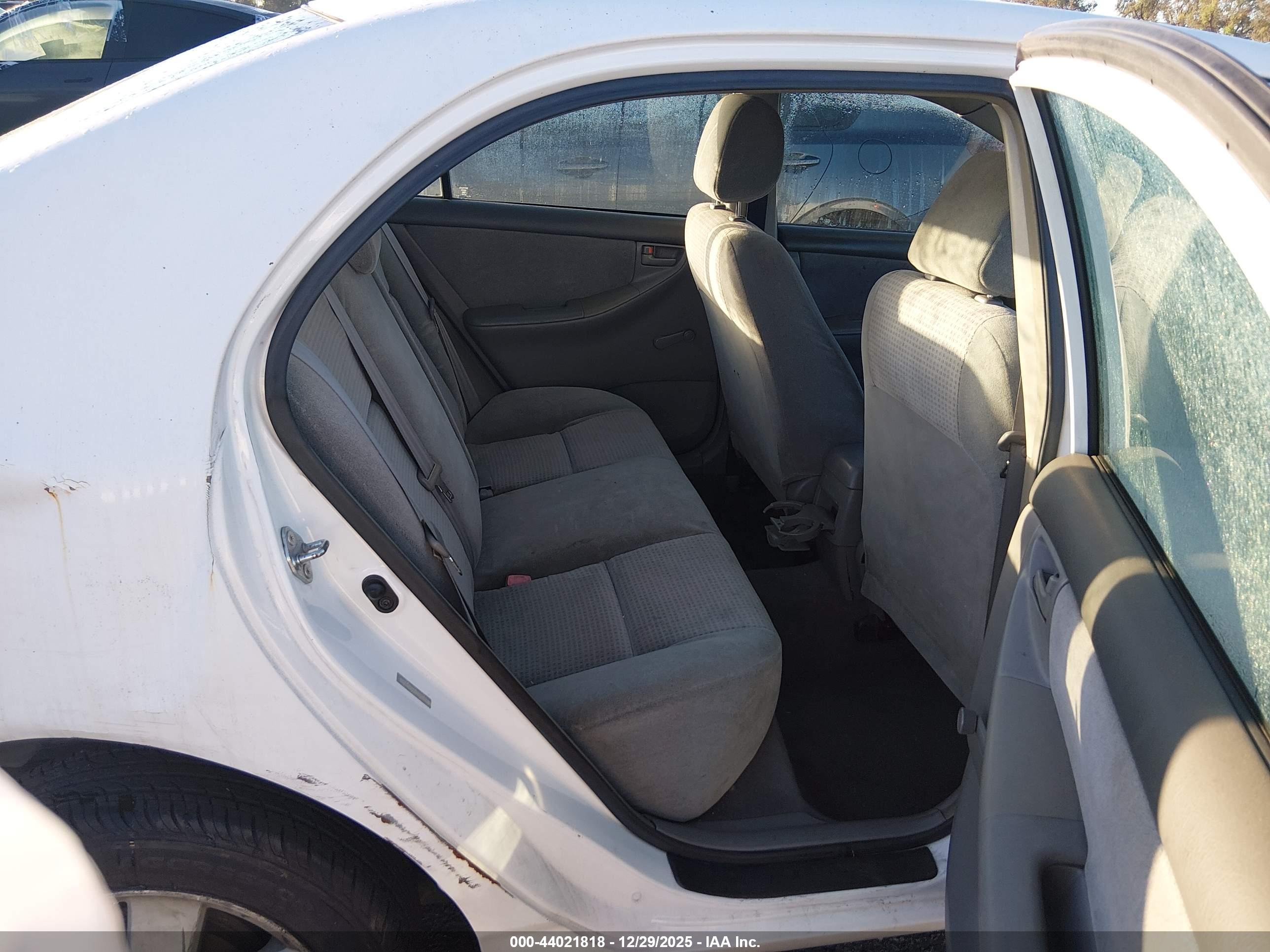 TOYOTA COROLLA image 8