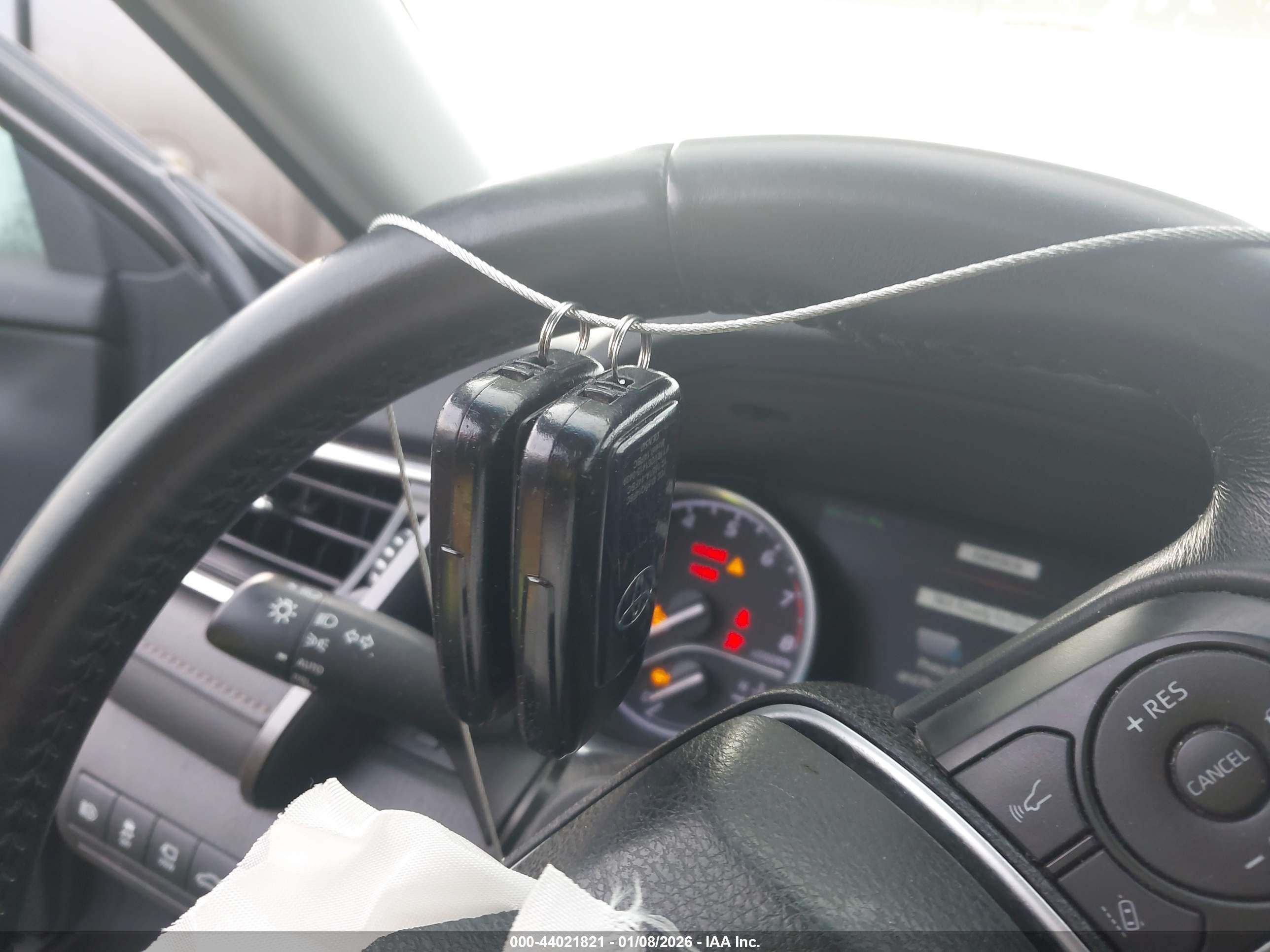 TOYOTA CAMRY image 11