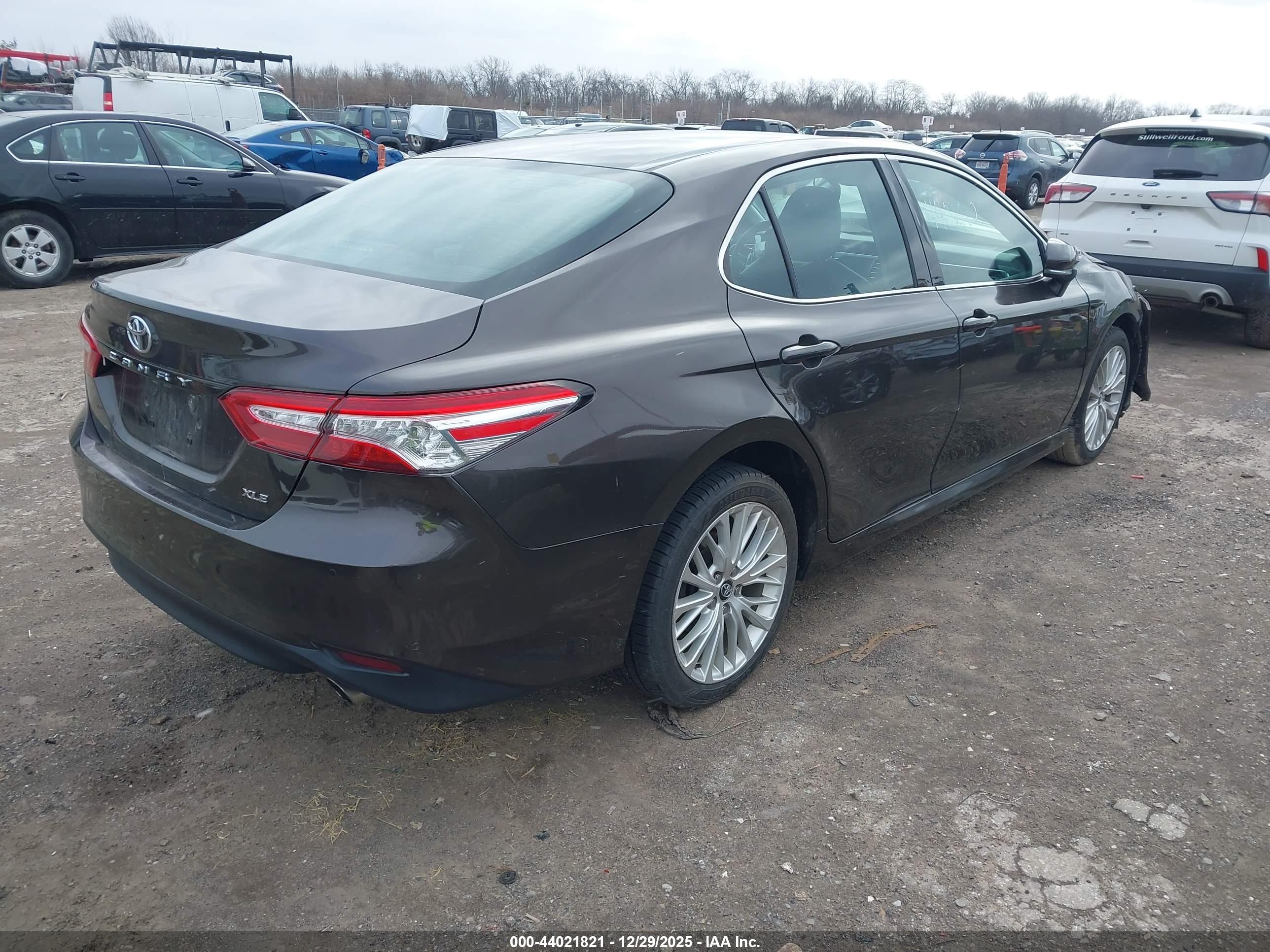 TOYOTA CAMRY image 4