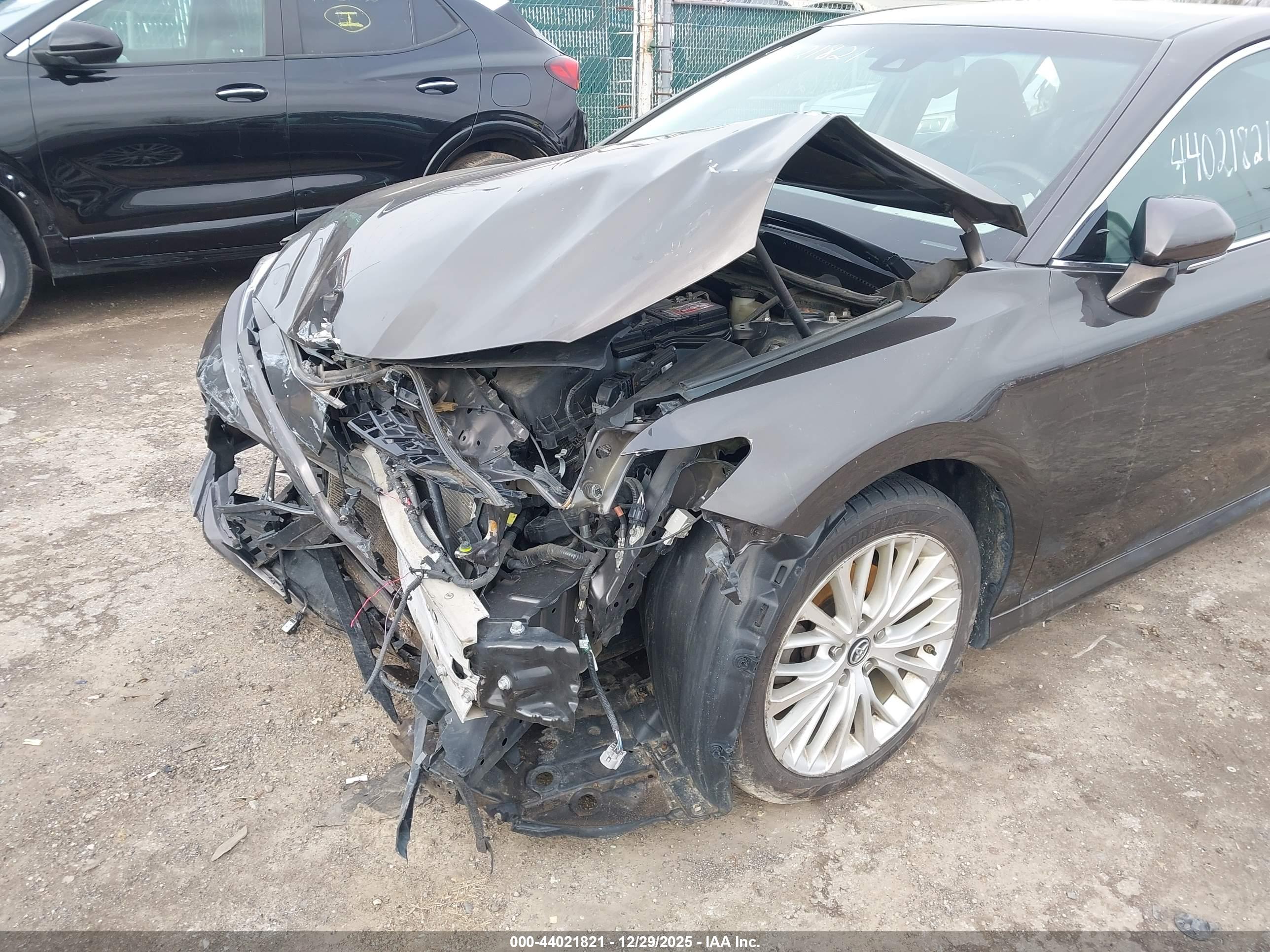 TOYOTA CAMRY image 6