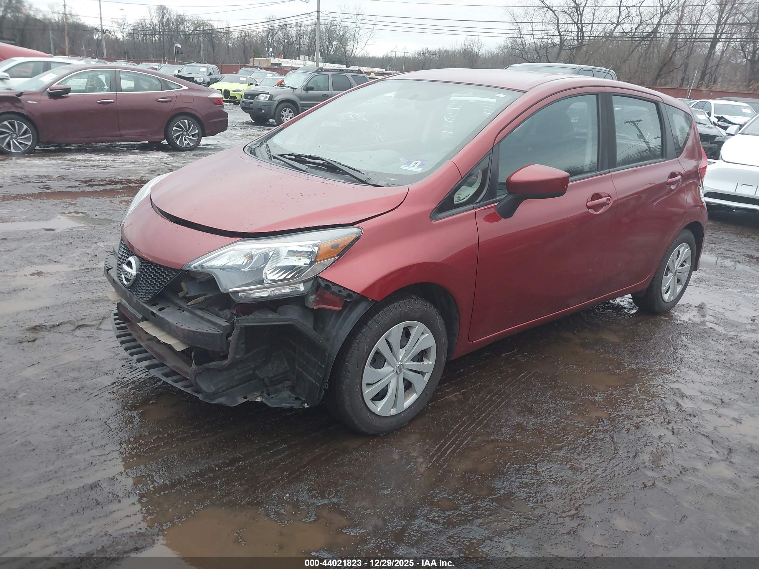 NISSAN VERSA image 2