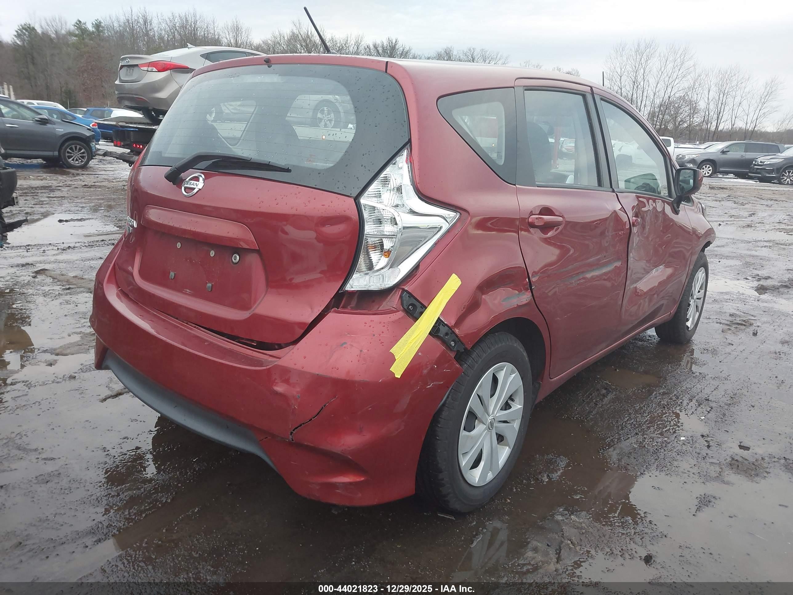 NISSAN VERSA image 4