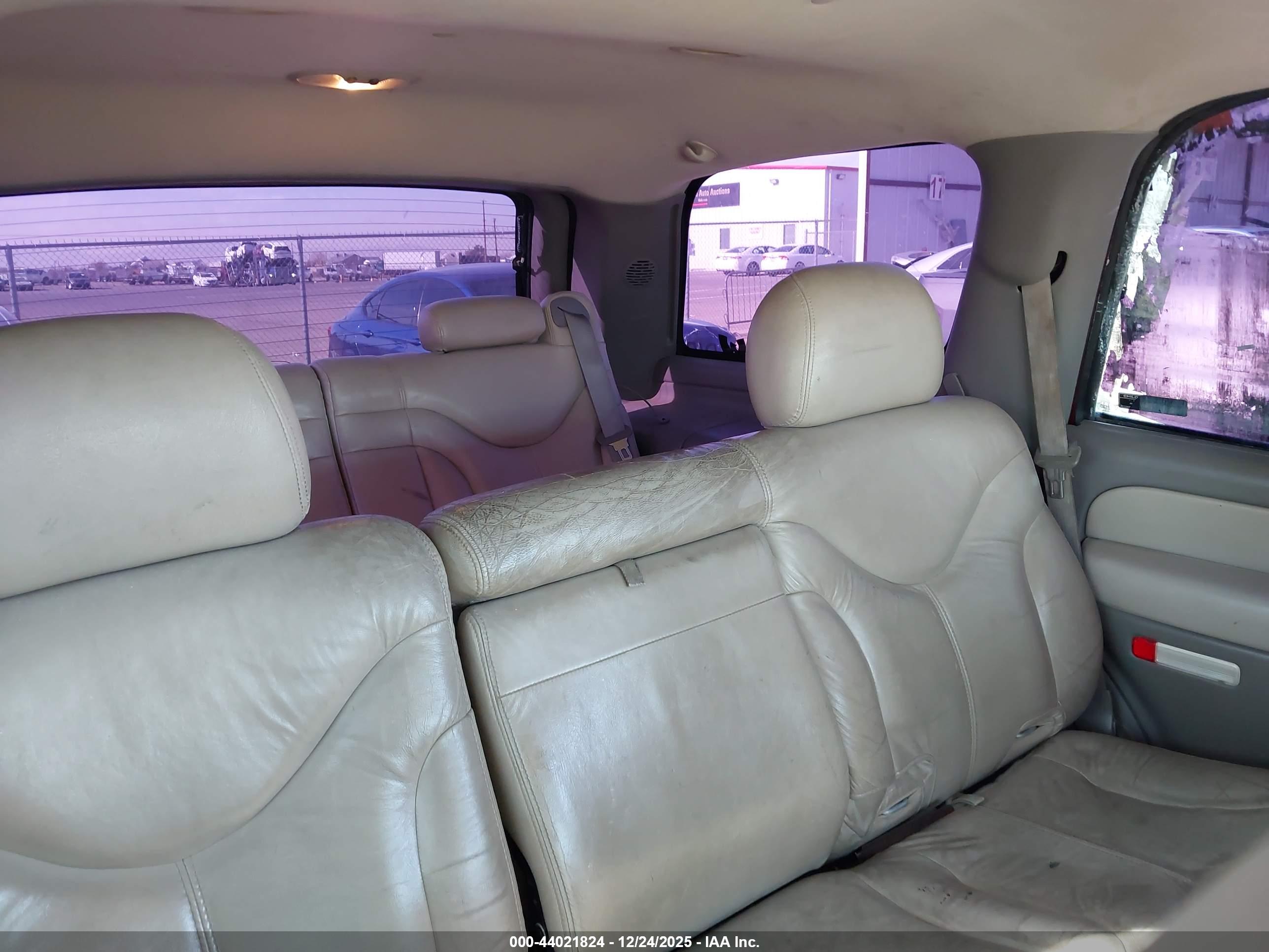 GMC YUKON image 8