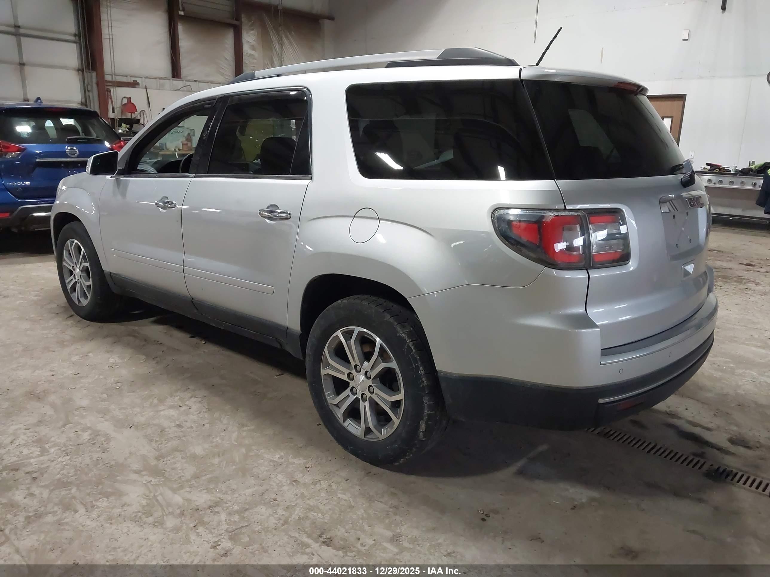 GMC ACADIA image 3
