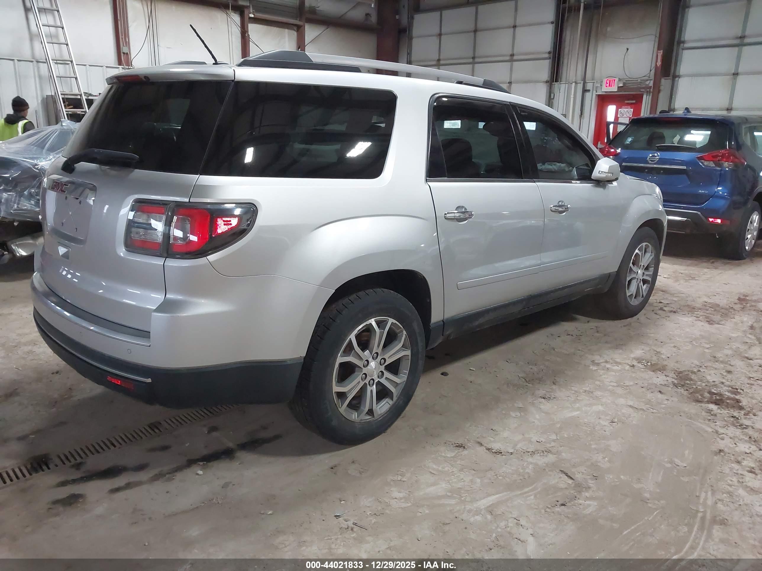 GMC ACADIA image 4