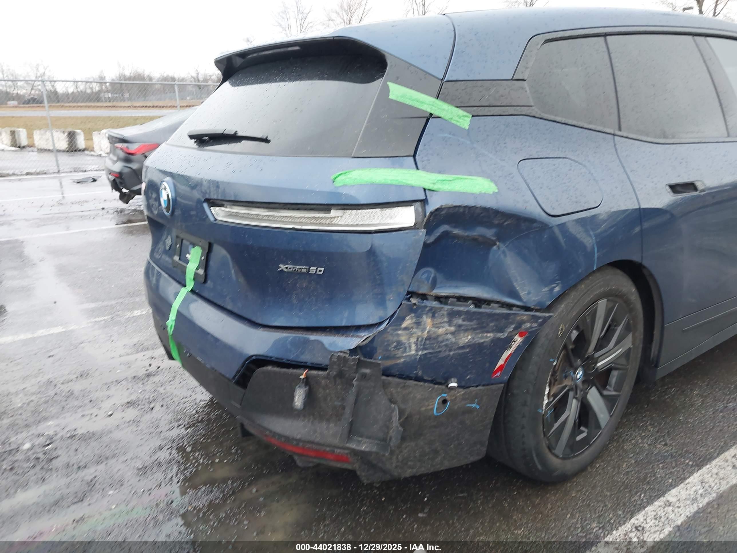 BMW IX image 6
