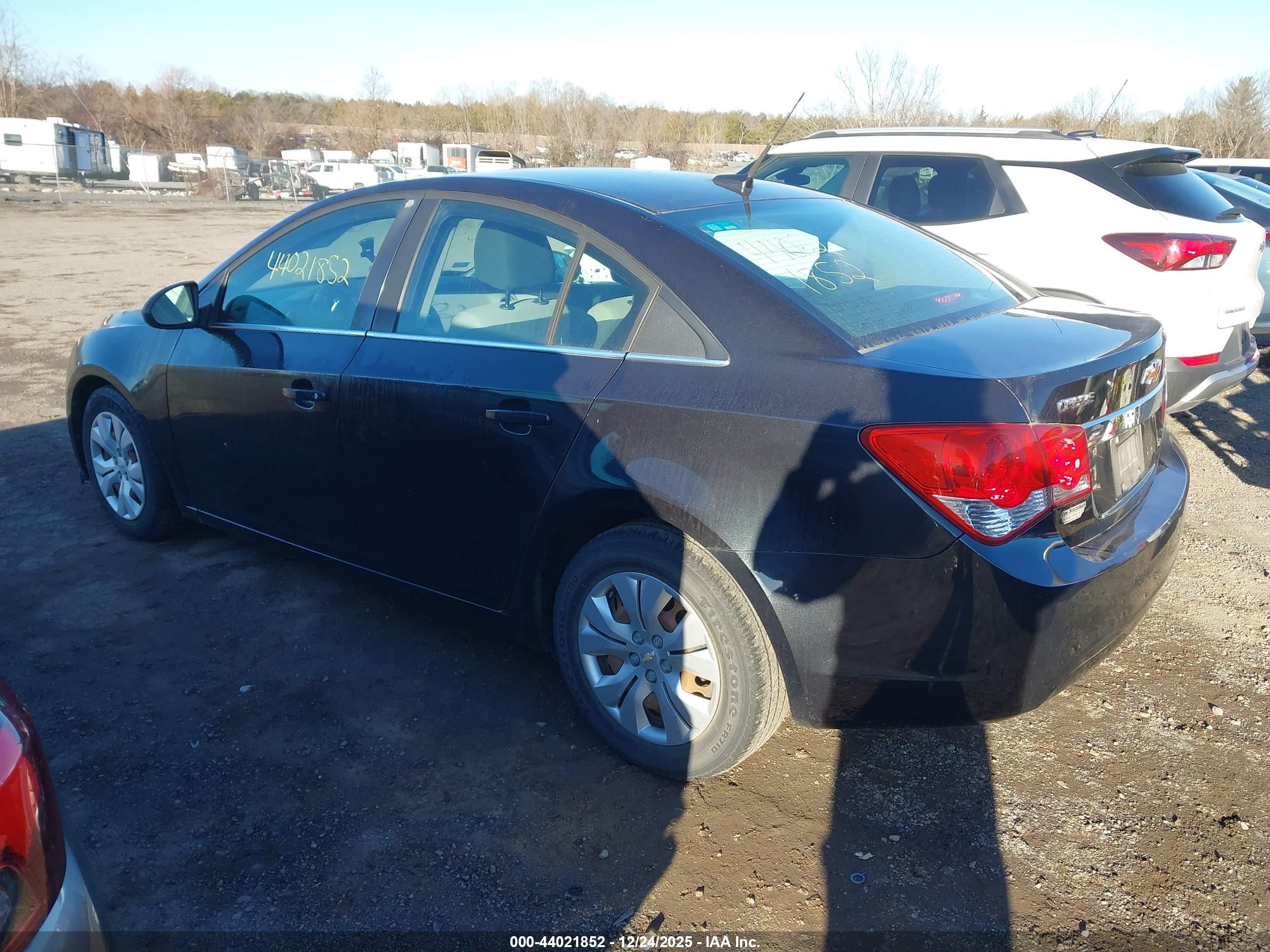 CHEVROLET CRUZE image 3