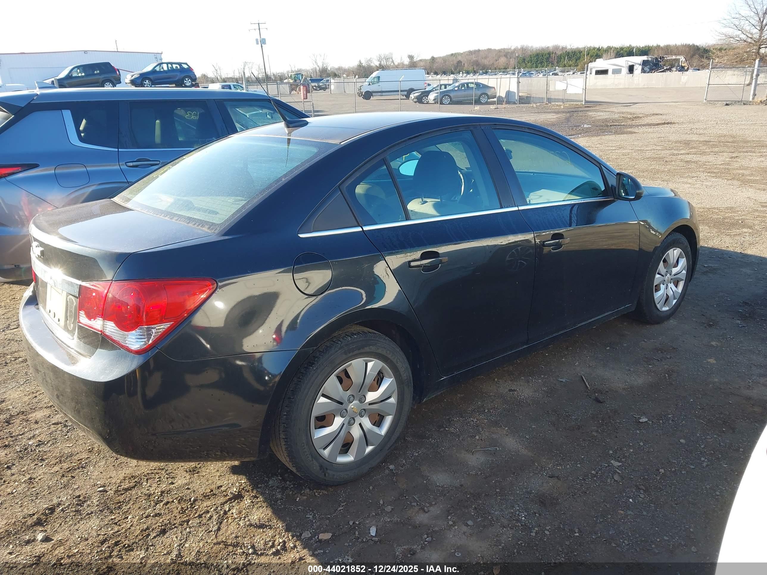 CHEVROLET CRUZE image 4