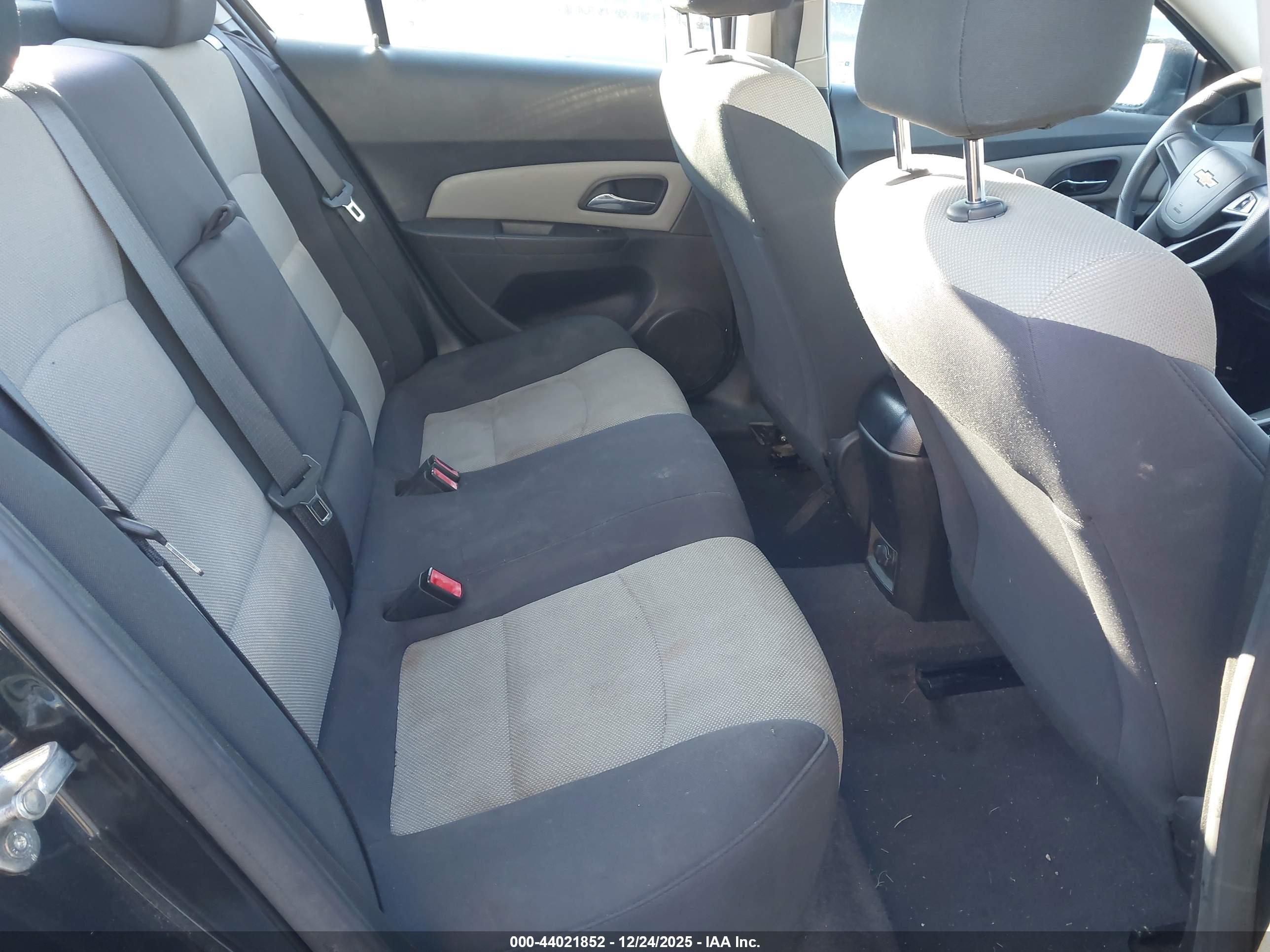 CHEVROLET CRUZE image 8
