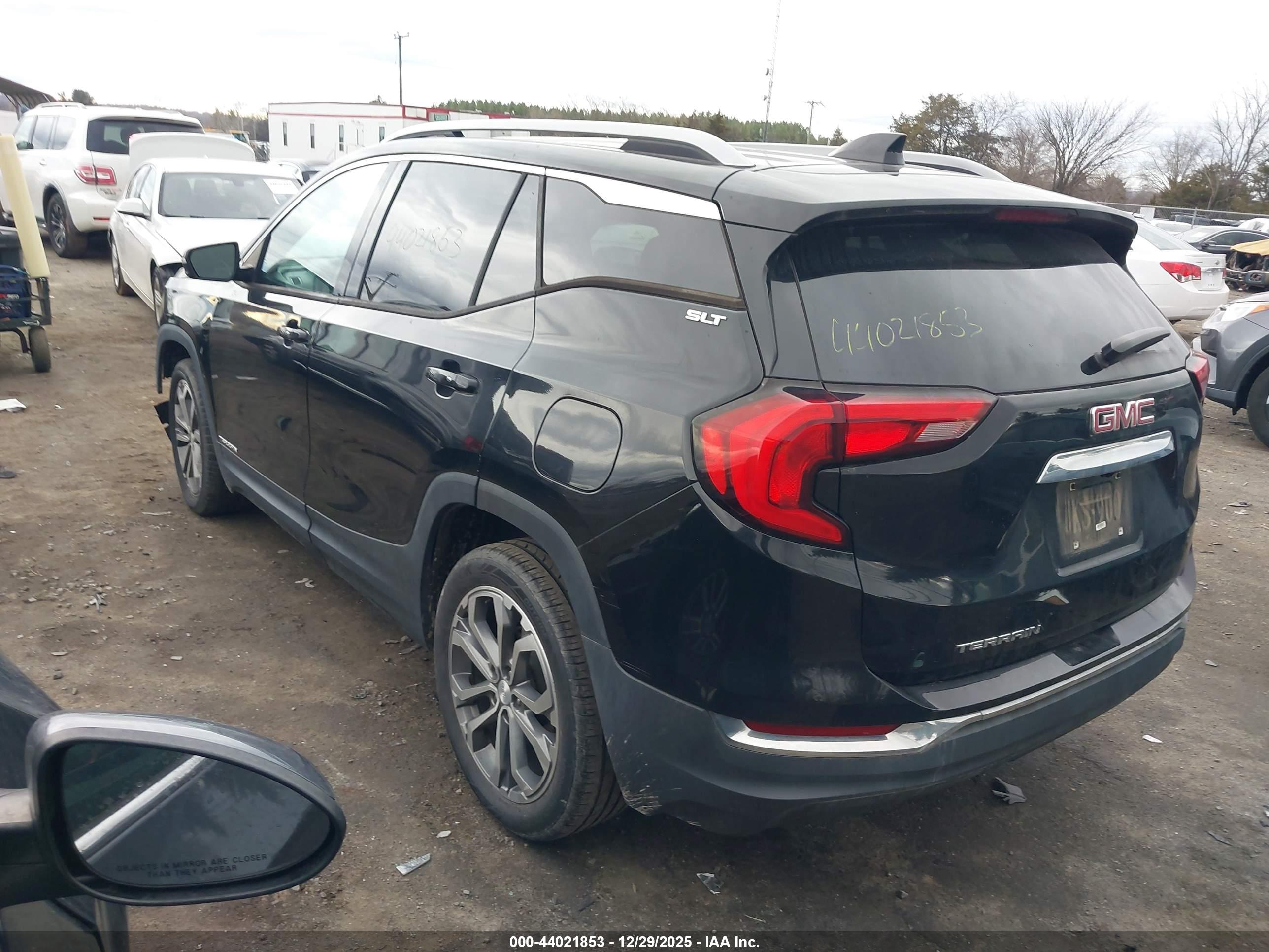 GMC TERRAIN image 3