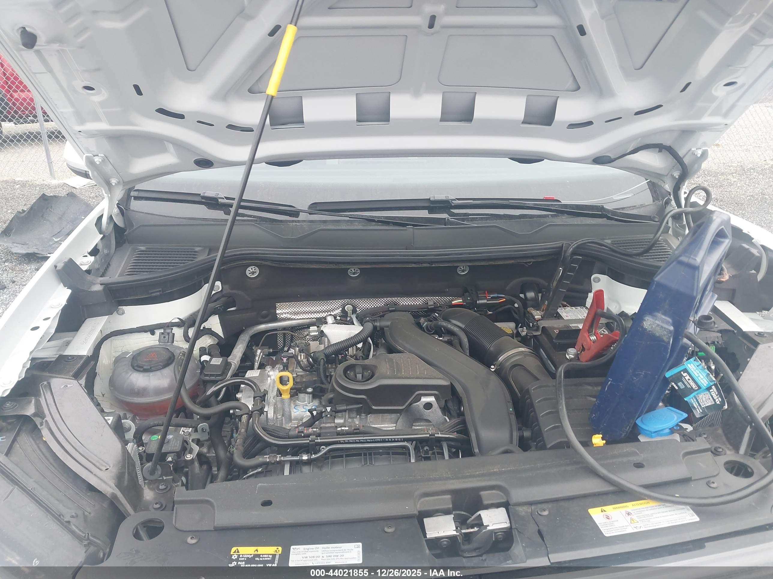 VOLKSWAGEN TAOS image 10