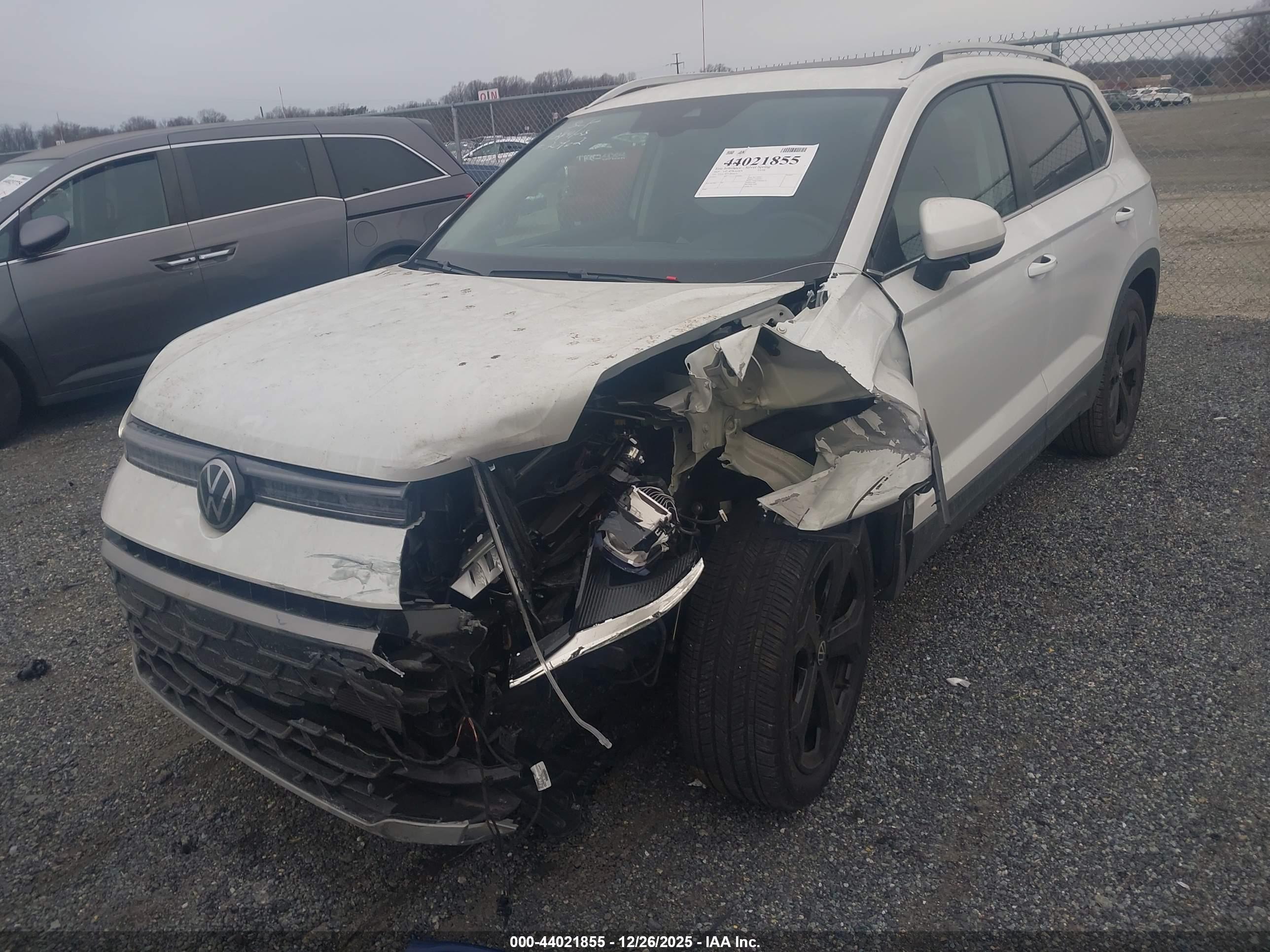 VOLKSWAGEN TAOS image 6