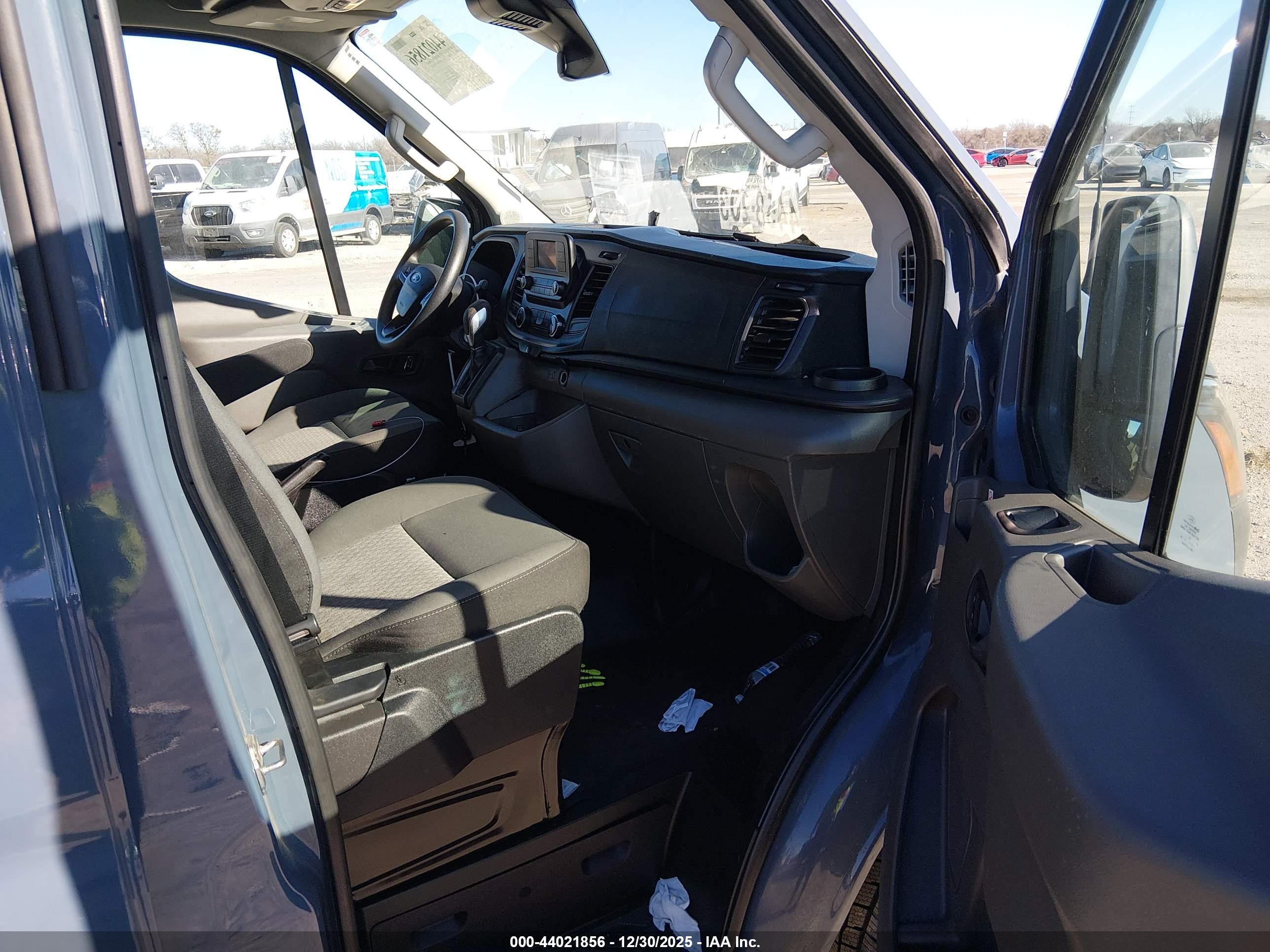 FORD TRANSIT-250 image 5