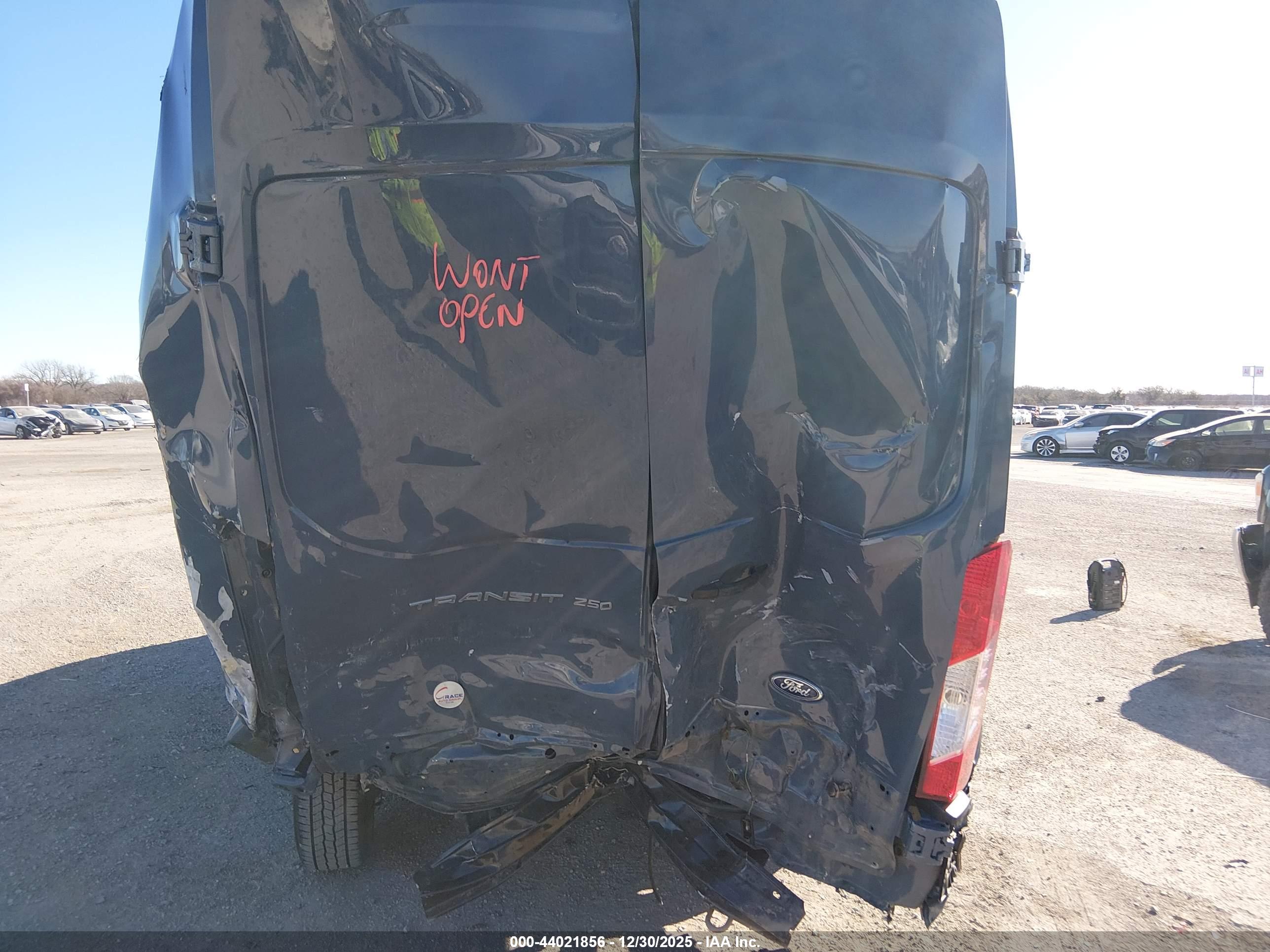 FORD TRANSIT-250 image 6