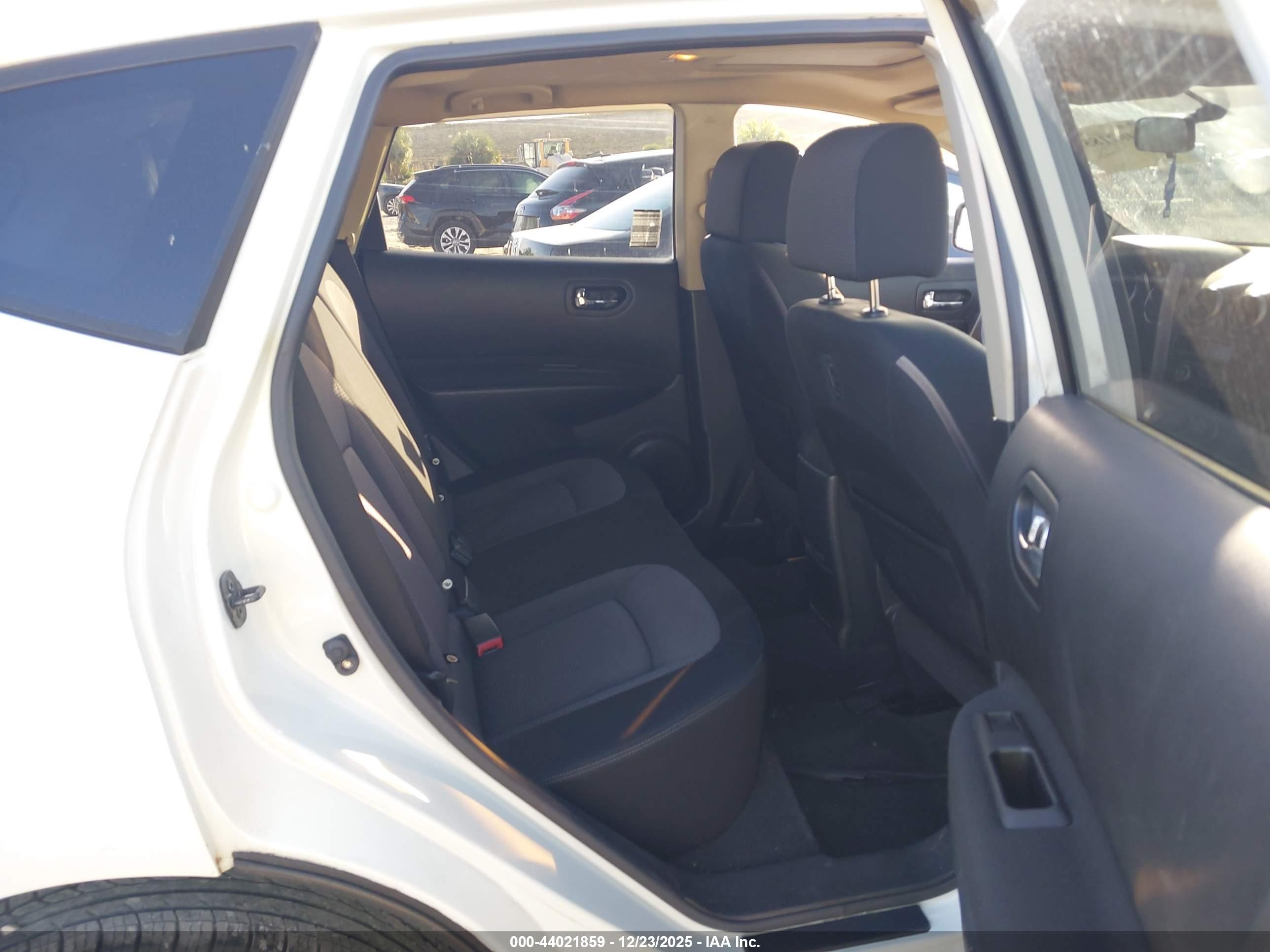 NISSAN ROGUE image 8