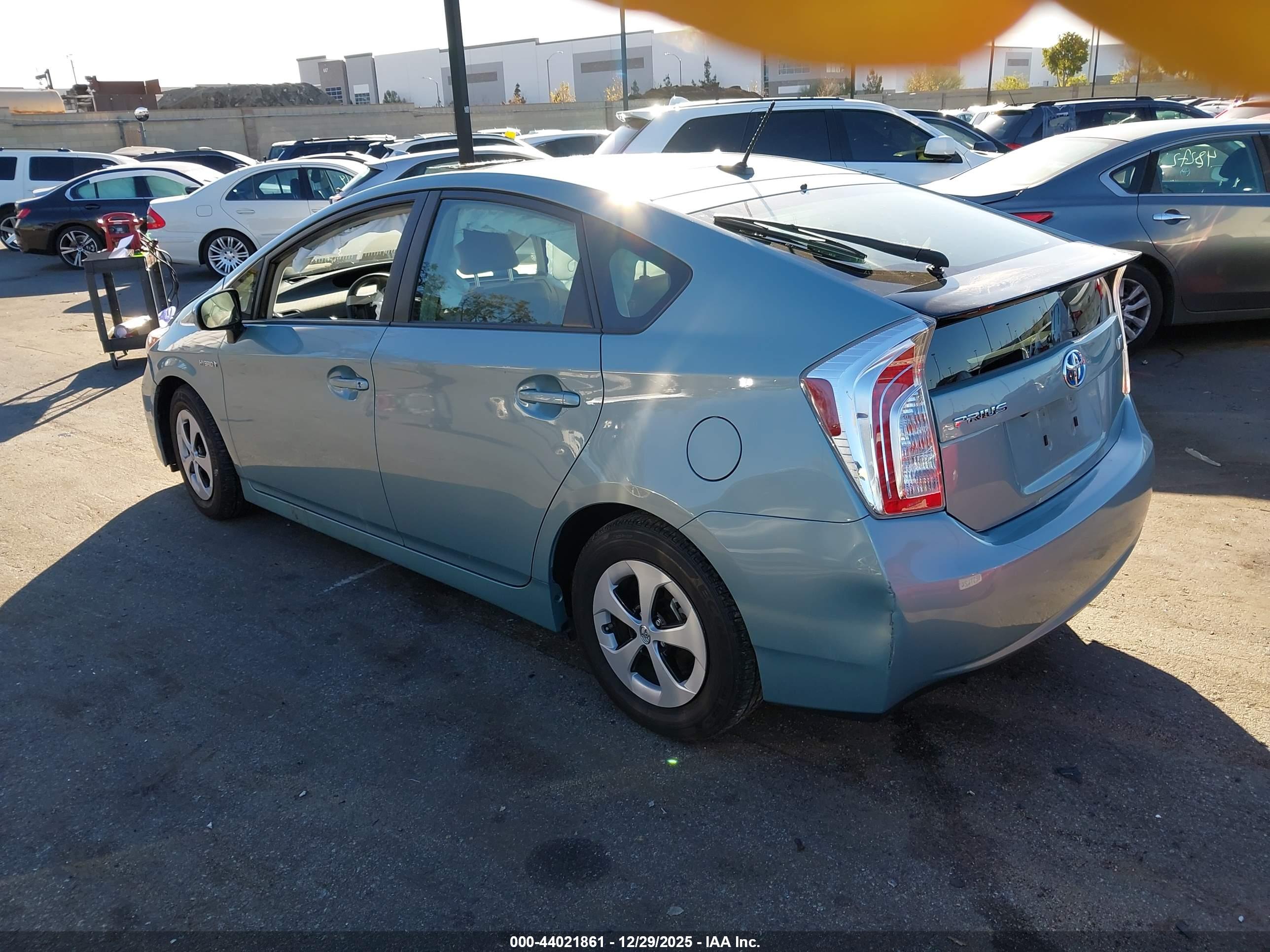 TOYOTA PRIUS image 3