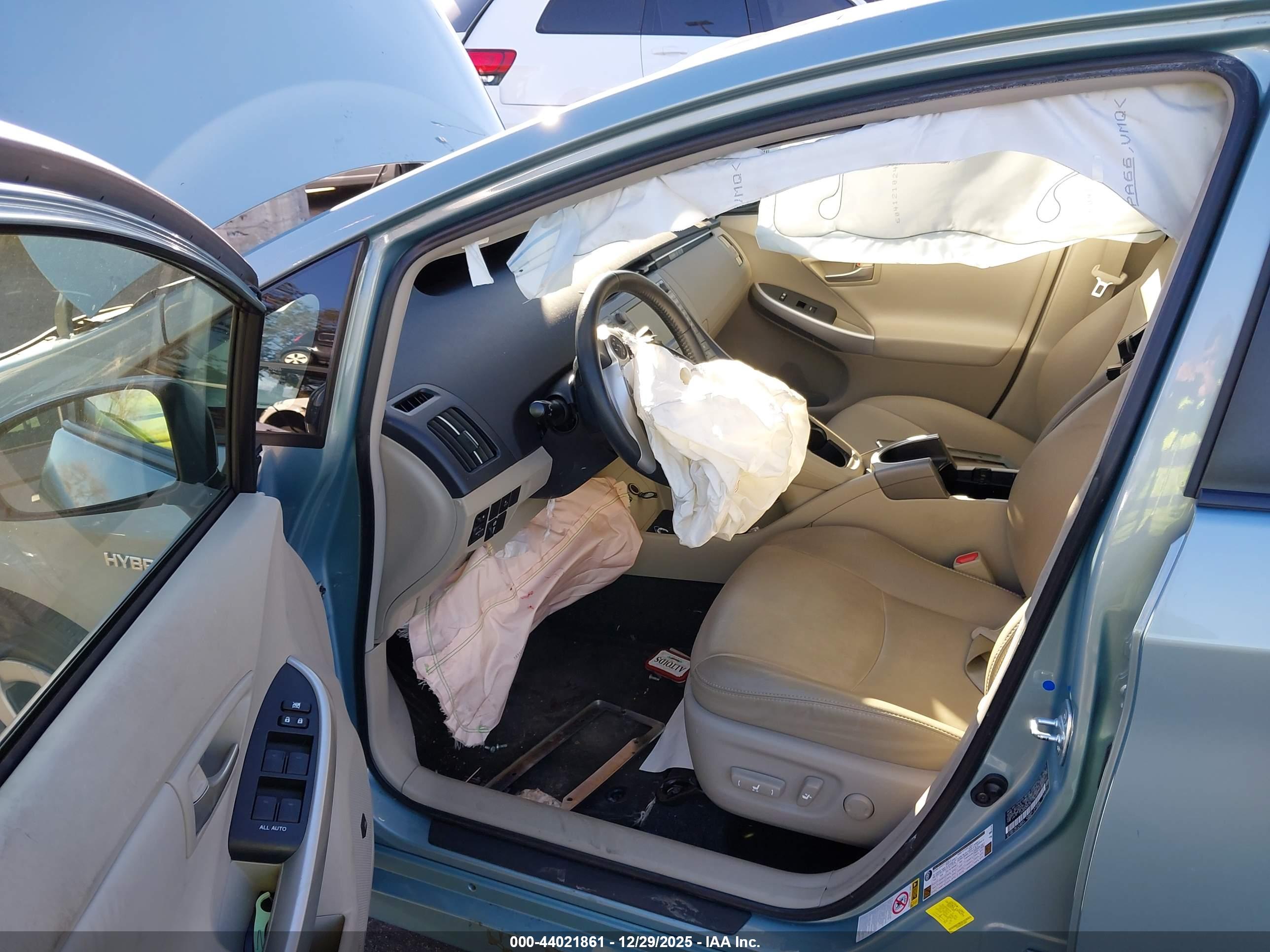 TOYOTA PRIUS image 5