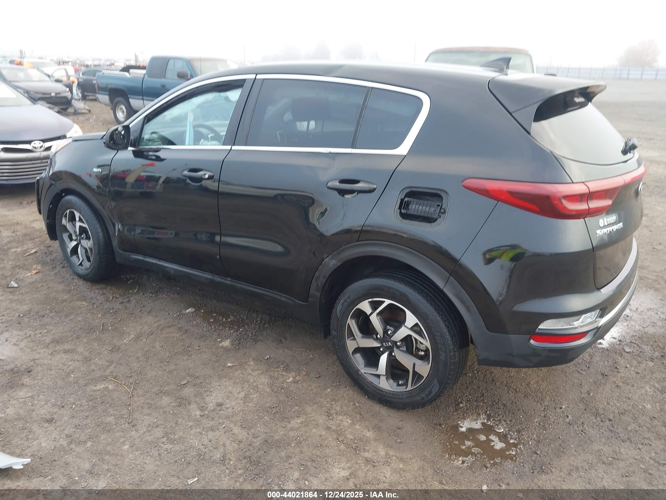 KIA SPORTAGE image 3