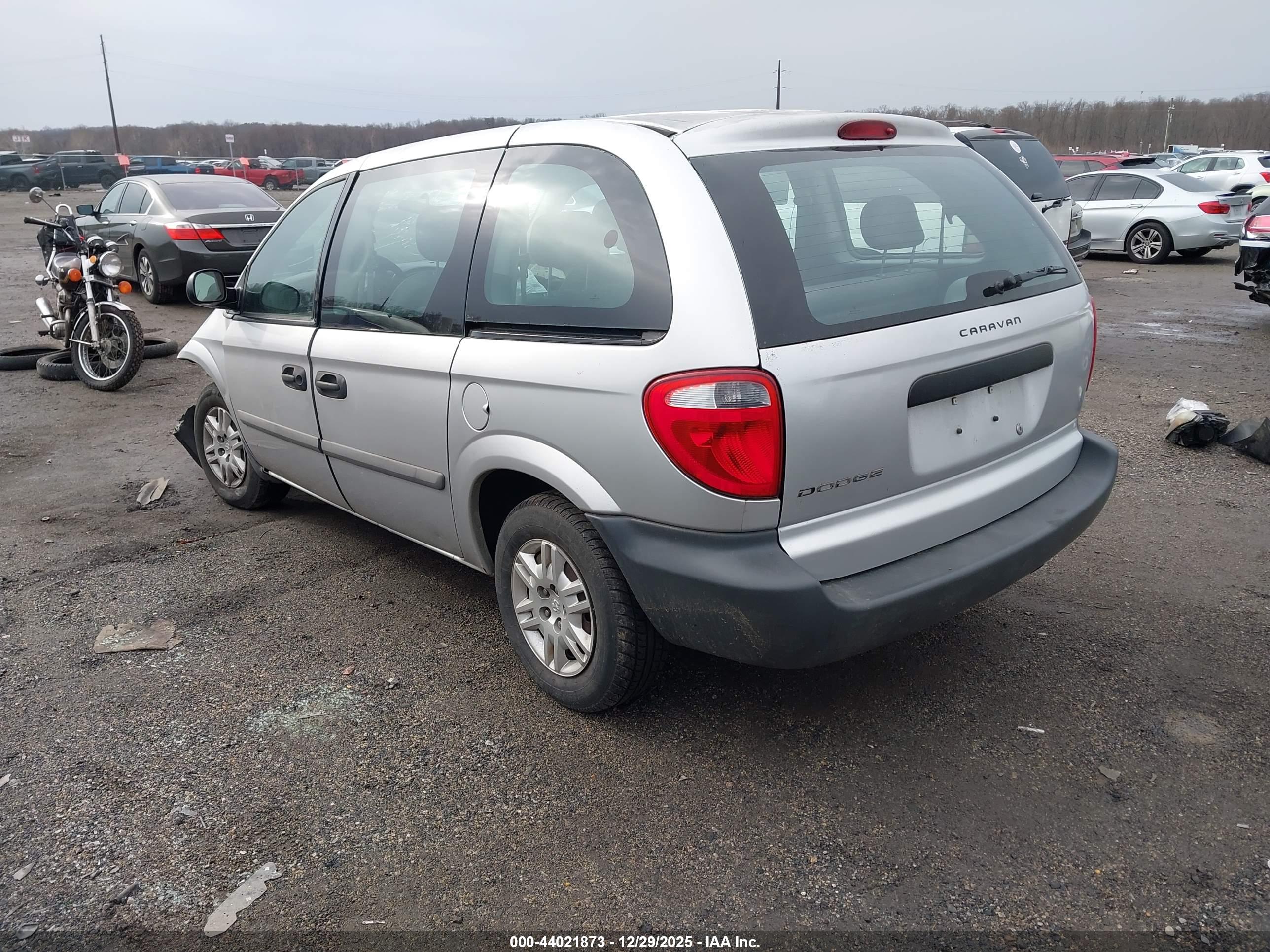 DODGE CARAVAN image 3