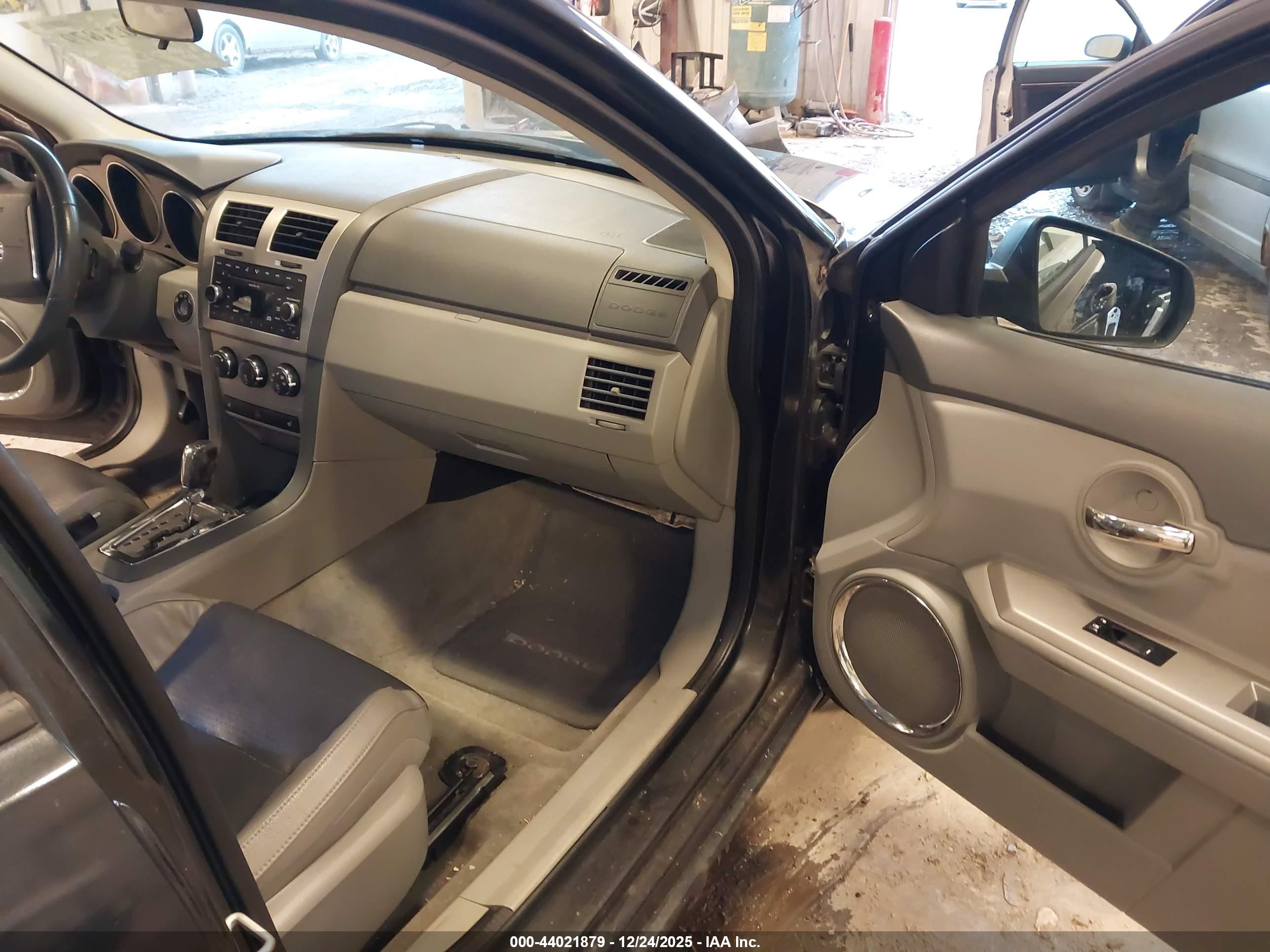 DODGE AVENGER image 5