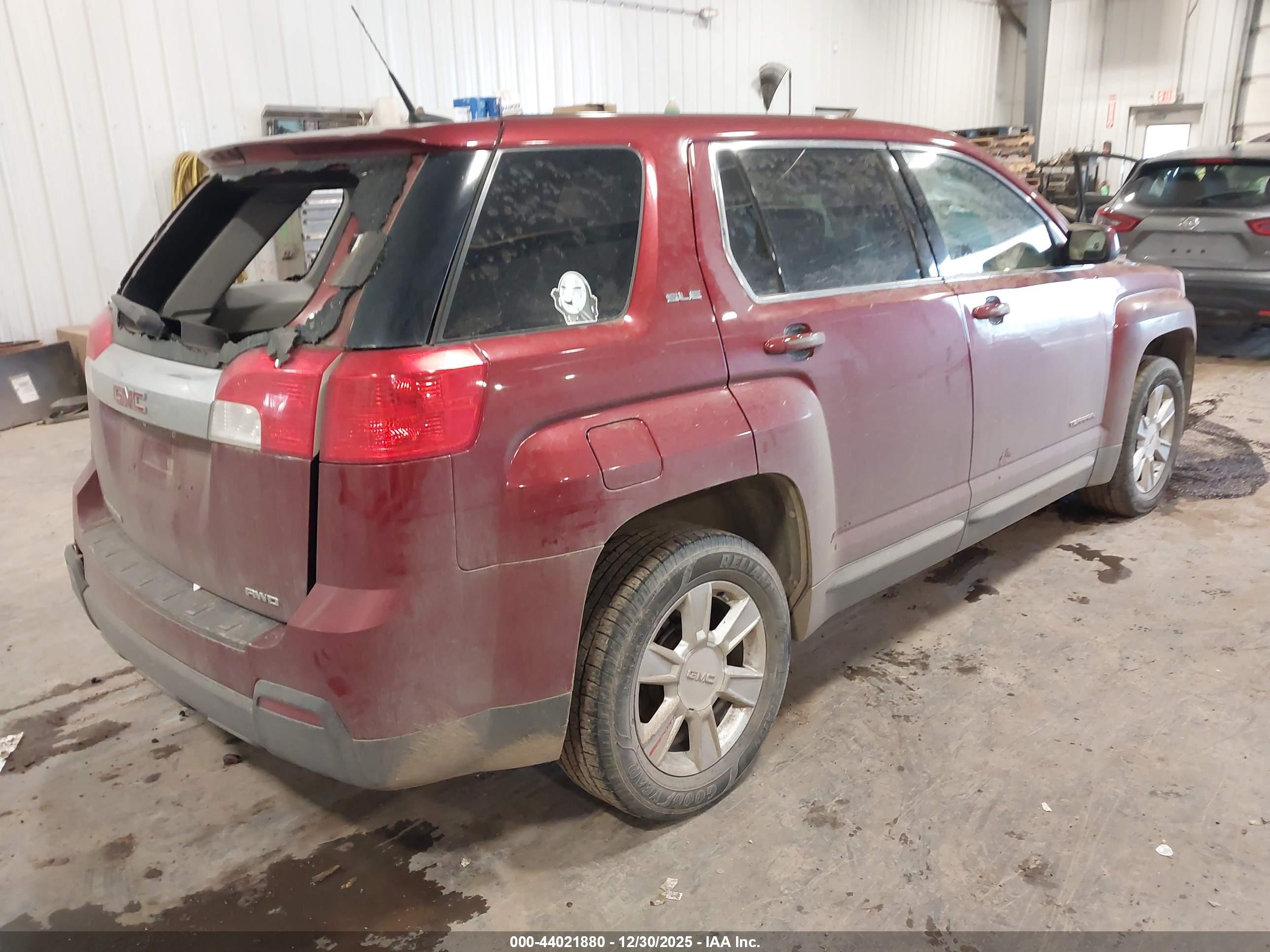 GMC TERRAIN image 4