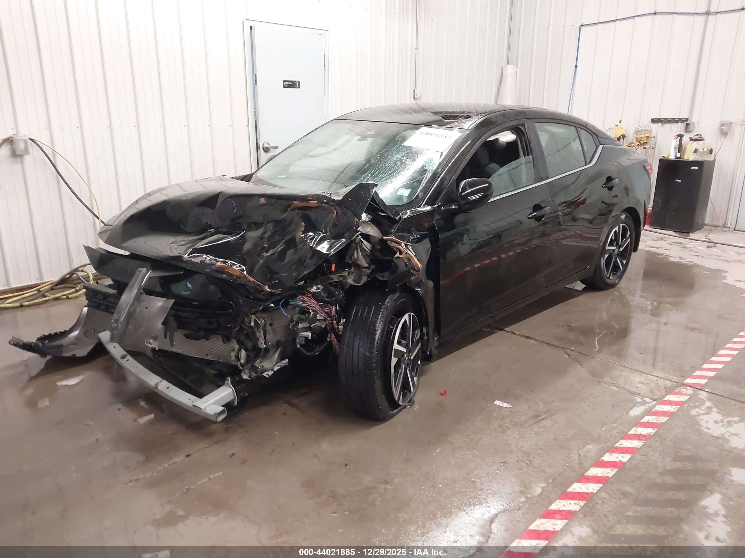 NISSAN SENTRA image 2